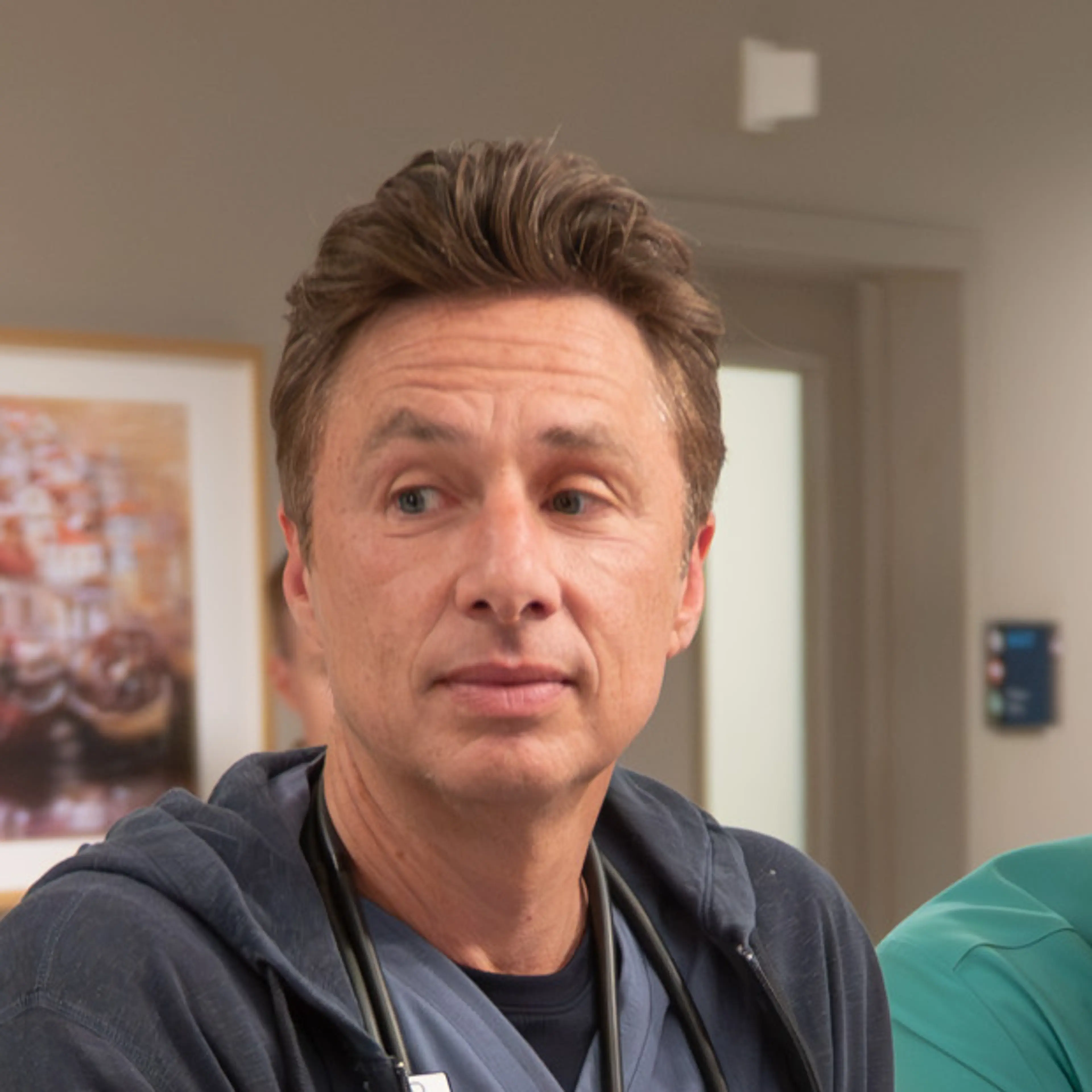 Zach Braff in a Scrubs Season 2 scene.