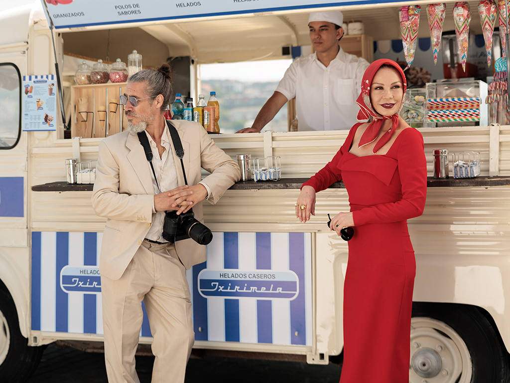 Catherine Zeta-Jones as Jackie Price with Óscar Jaenada as Zigor in Kill Jackie.