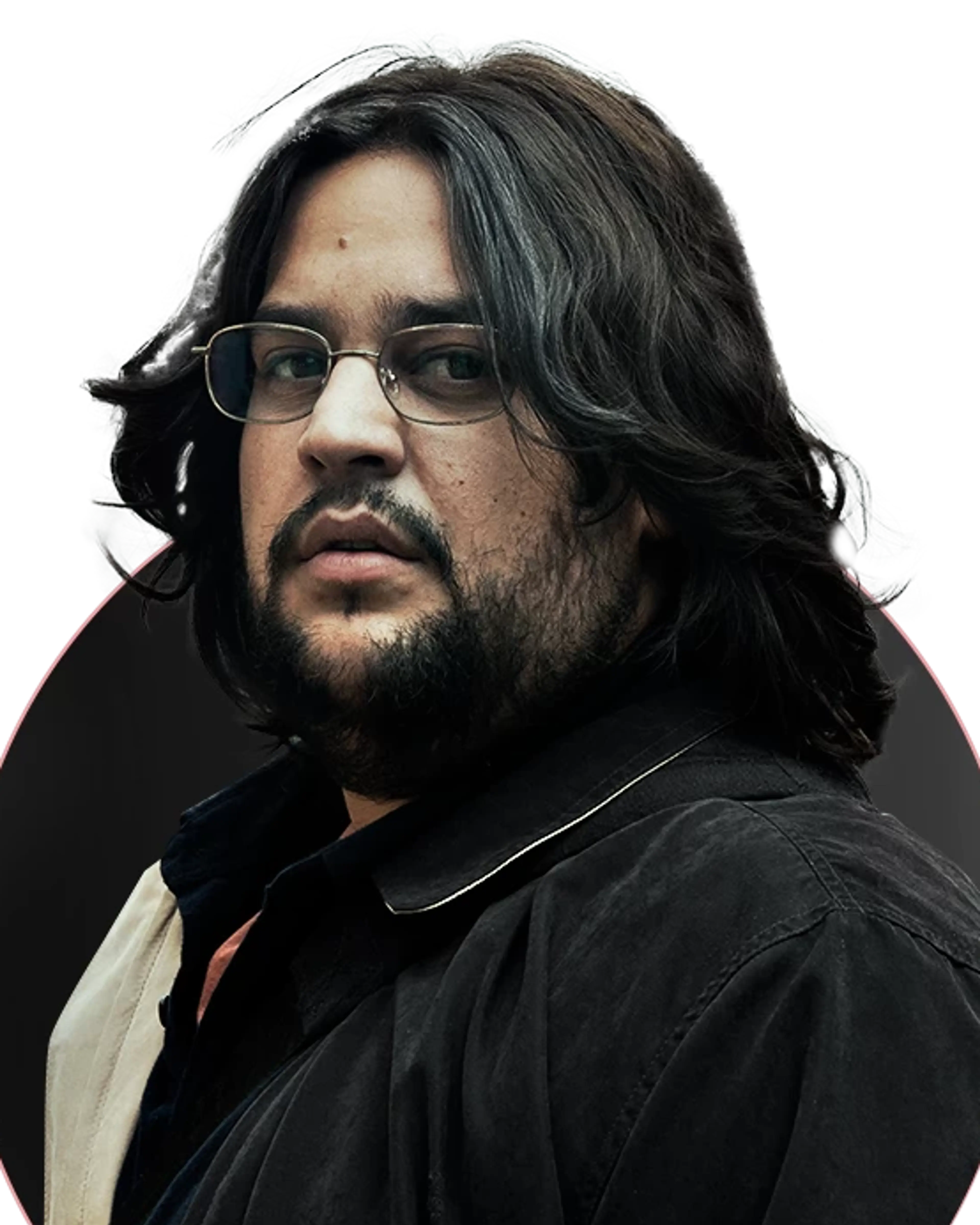 Carlos González as Alberto in La Bola Negra.