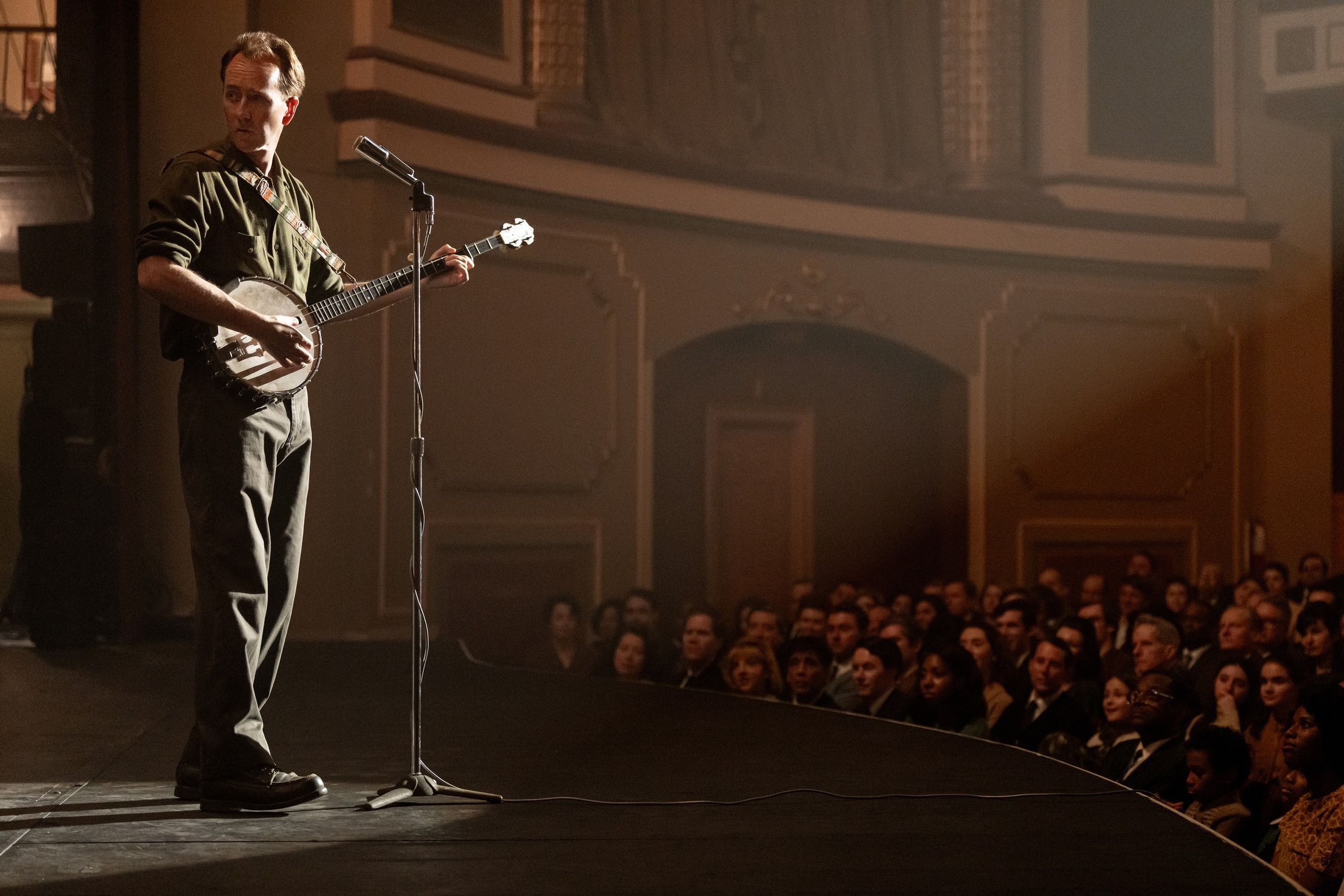 Edward Norton as Pete Seeger.