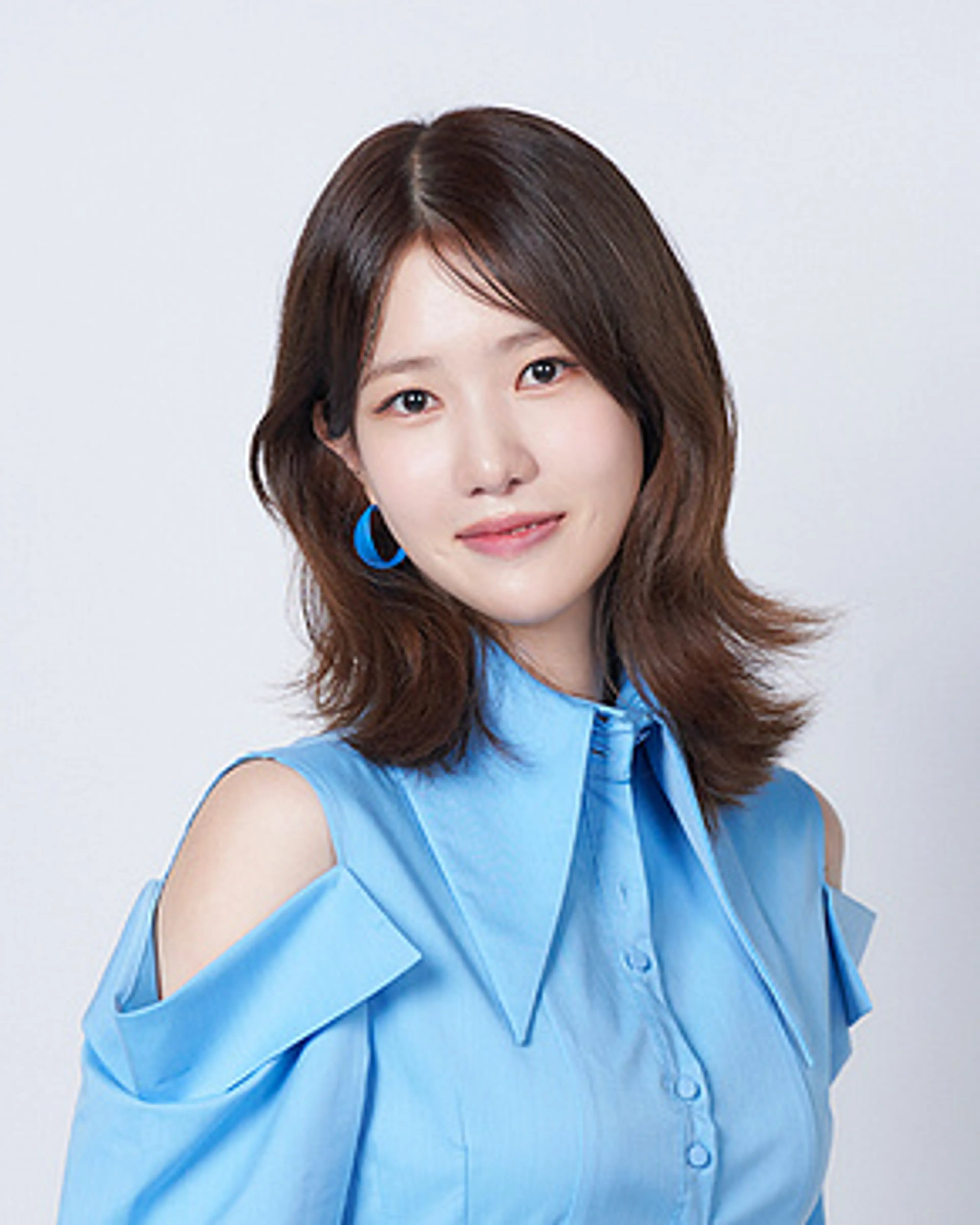 Yang Hye-ji as Lee Cha-rim in the KBS World Iron Family cast portrait.