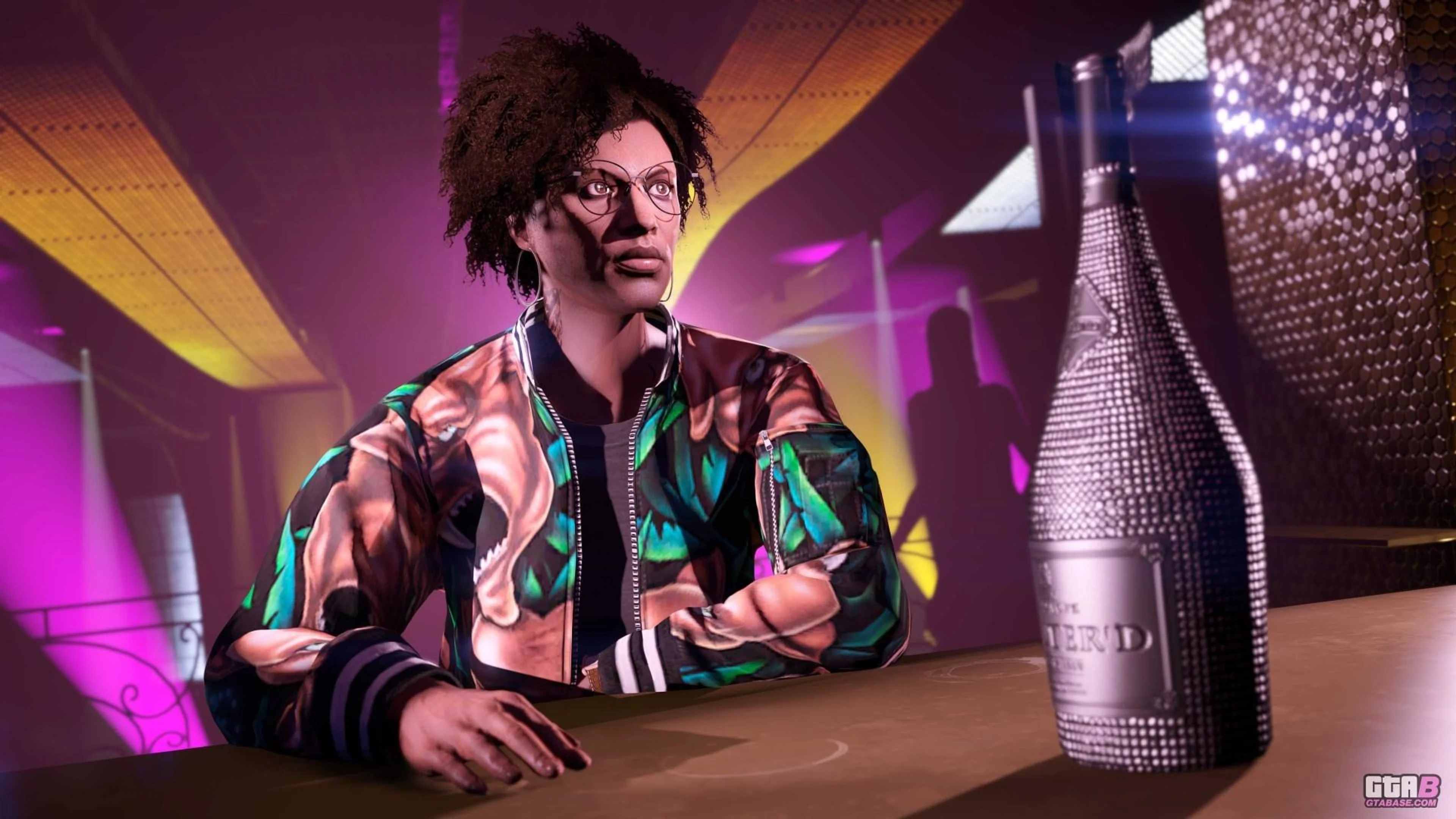 A GTA Online character sits beside bottles at a Nightclub bar.