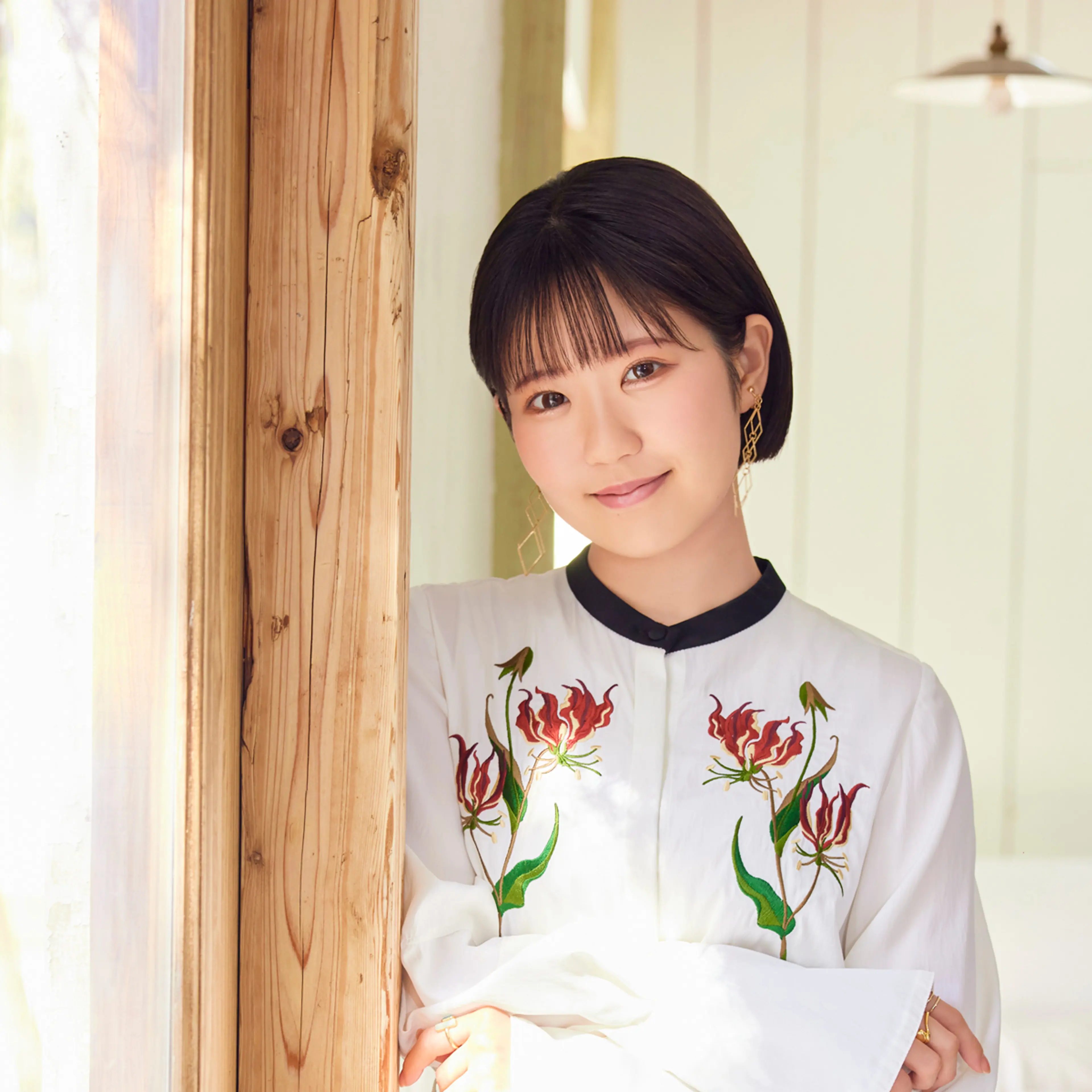 Japanese voice actor Nao Toyama in an official Intention portrait.