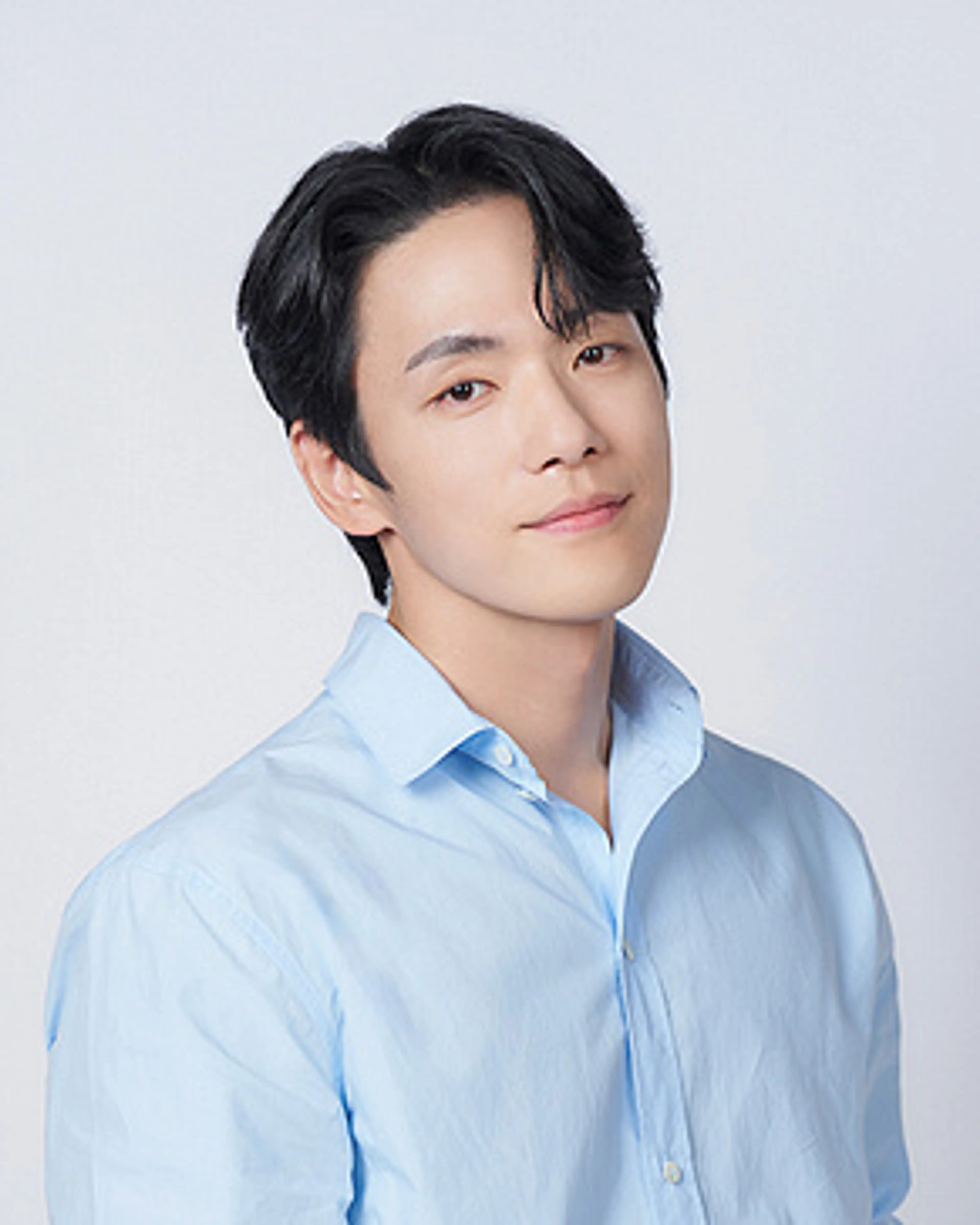 Kim Jung-hyun as Seo Gang-ju in the KBS World Iron Family cast portrait.