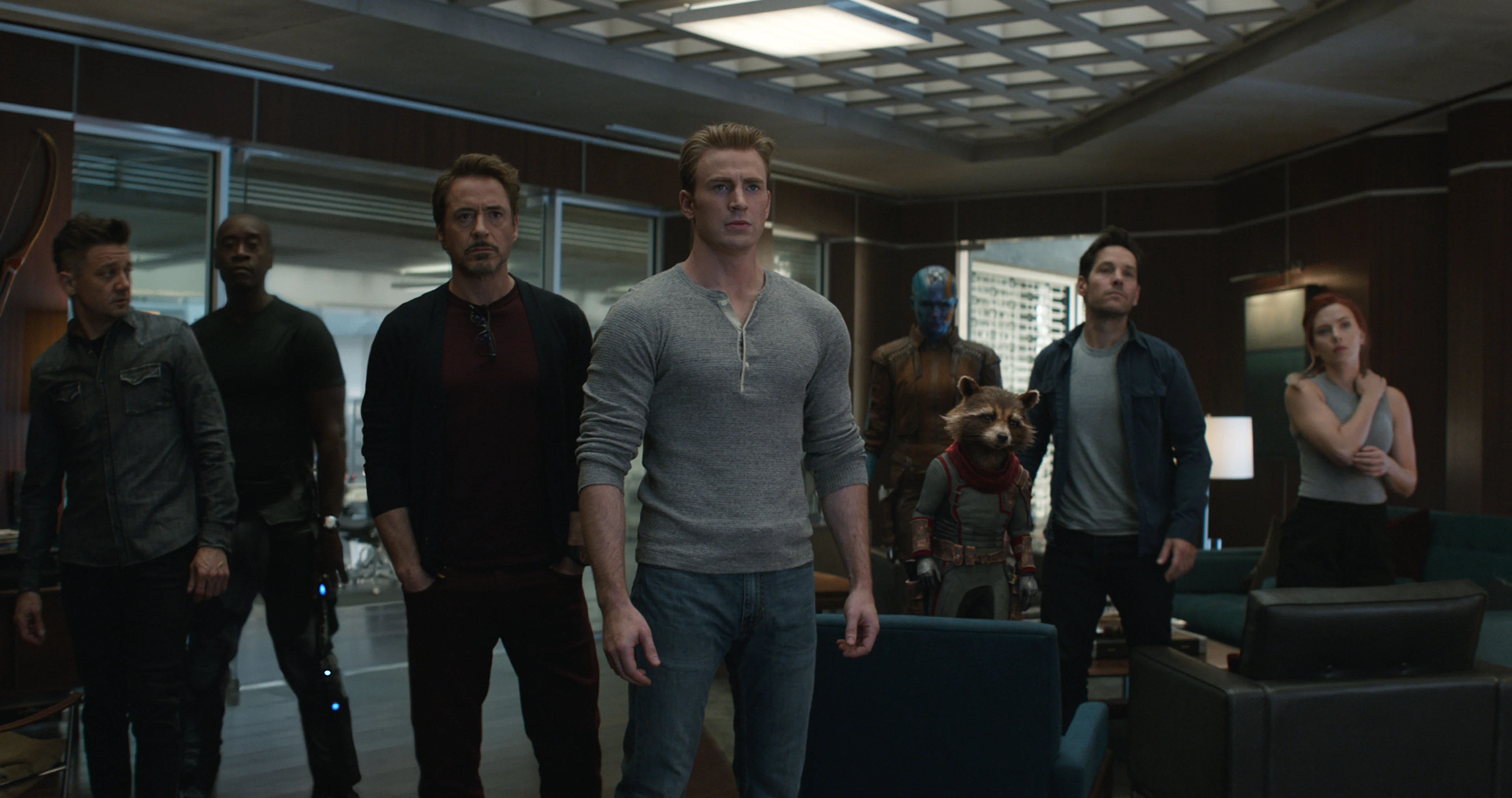 The surviving Avengers stand together in Avengers: Endgame.