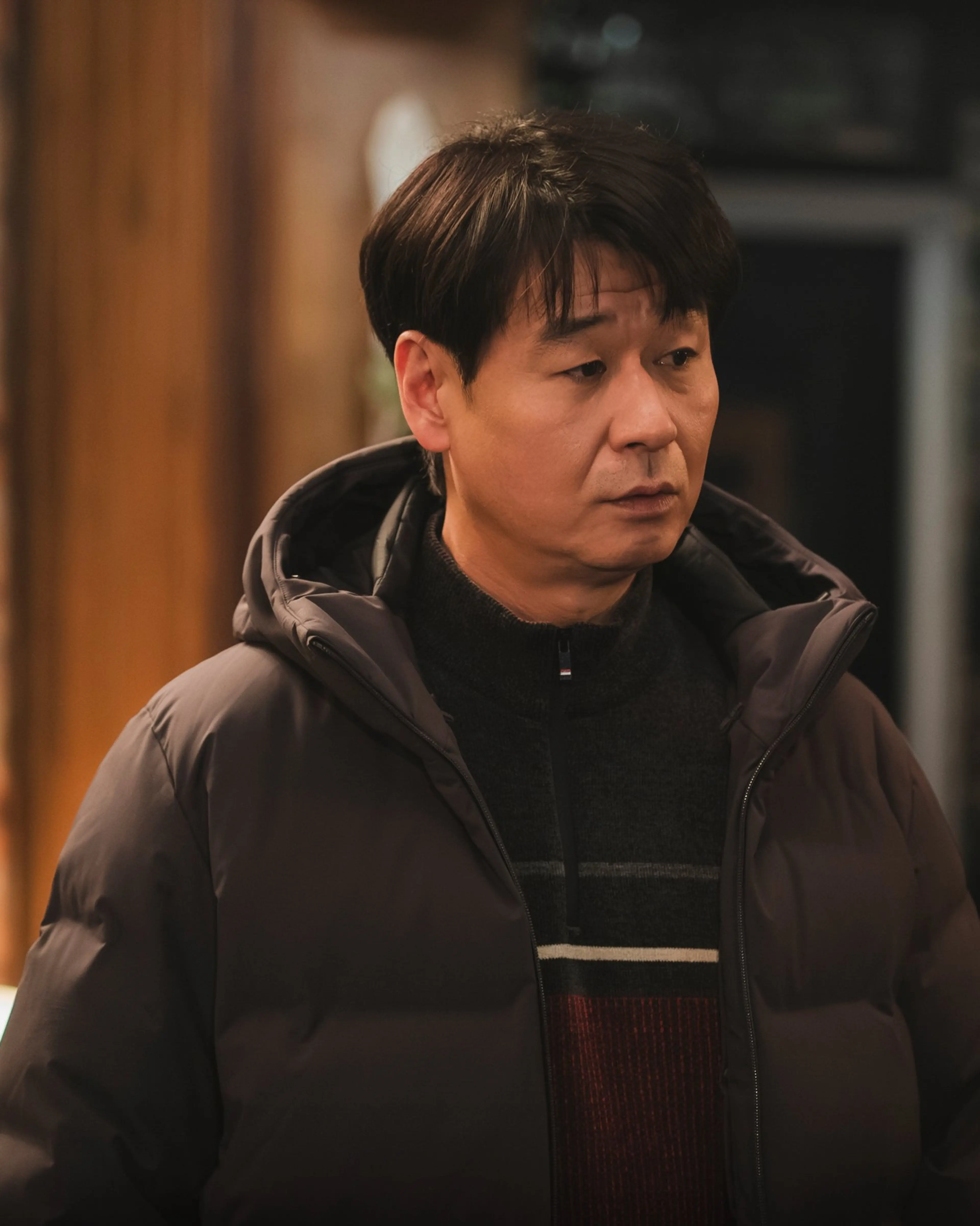 Park Hyuk-kwon as Im Yong-seok in Between Steps.
