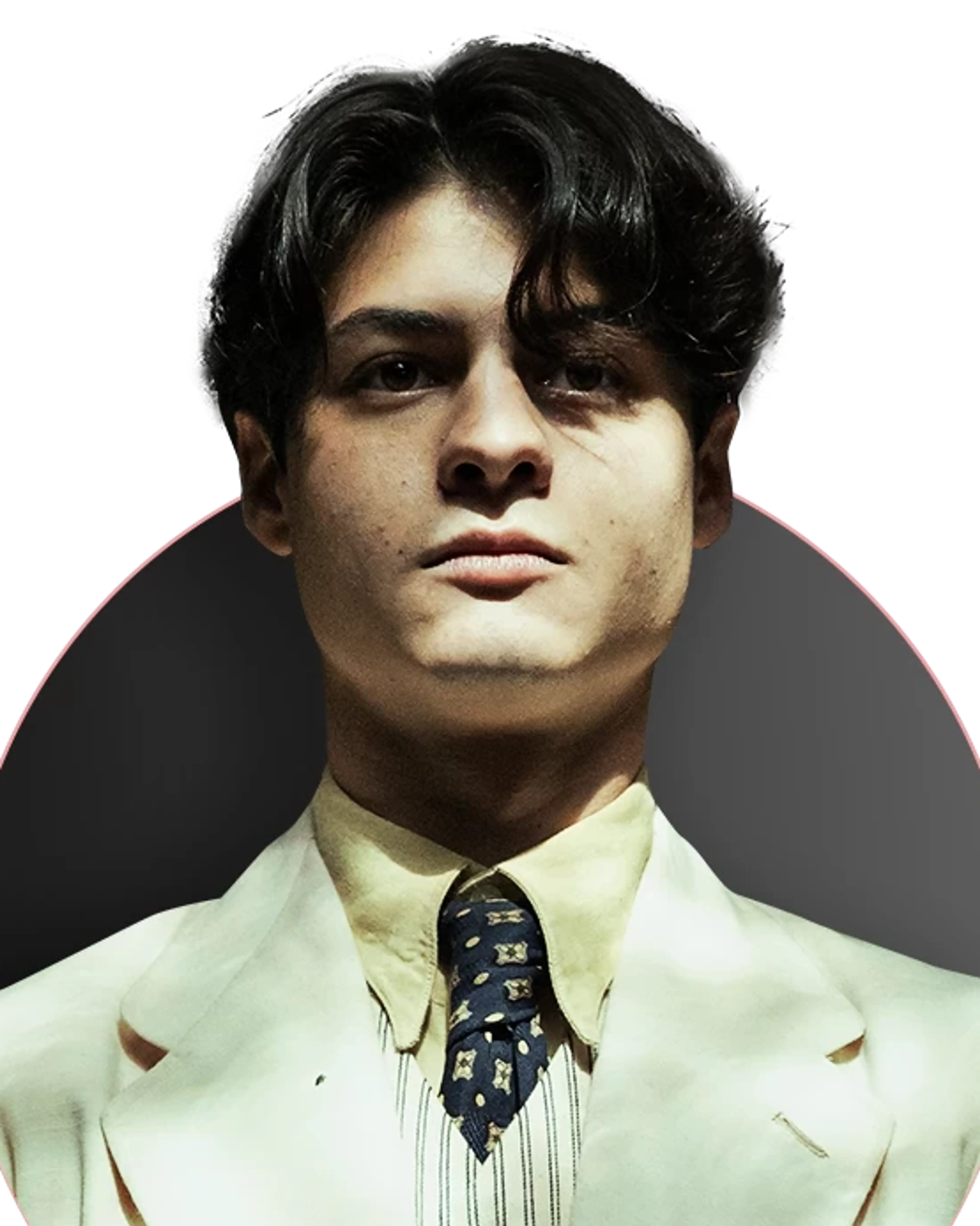 Milo Quifes as Carlos in La Bola Negra.