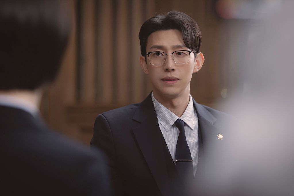 Kang Ki-young as Jung Myeong-seok in Extraordinary Attorney Woo.