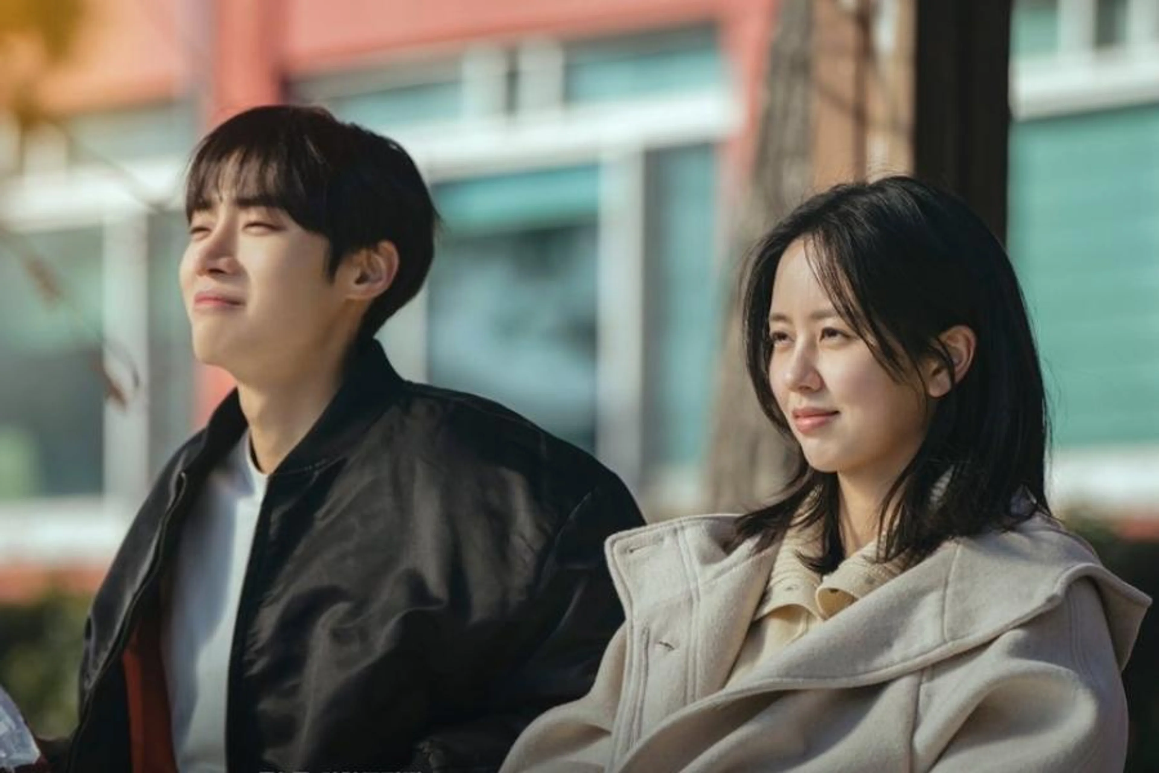 Kim So-hyun and Choo Young-woo in an official Between Steps still.