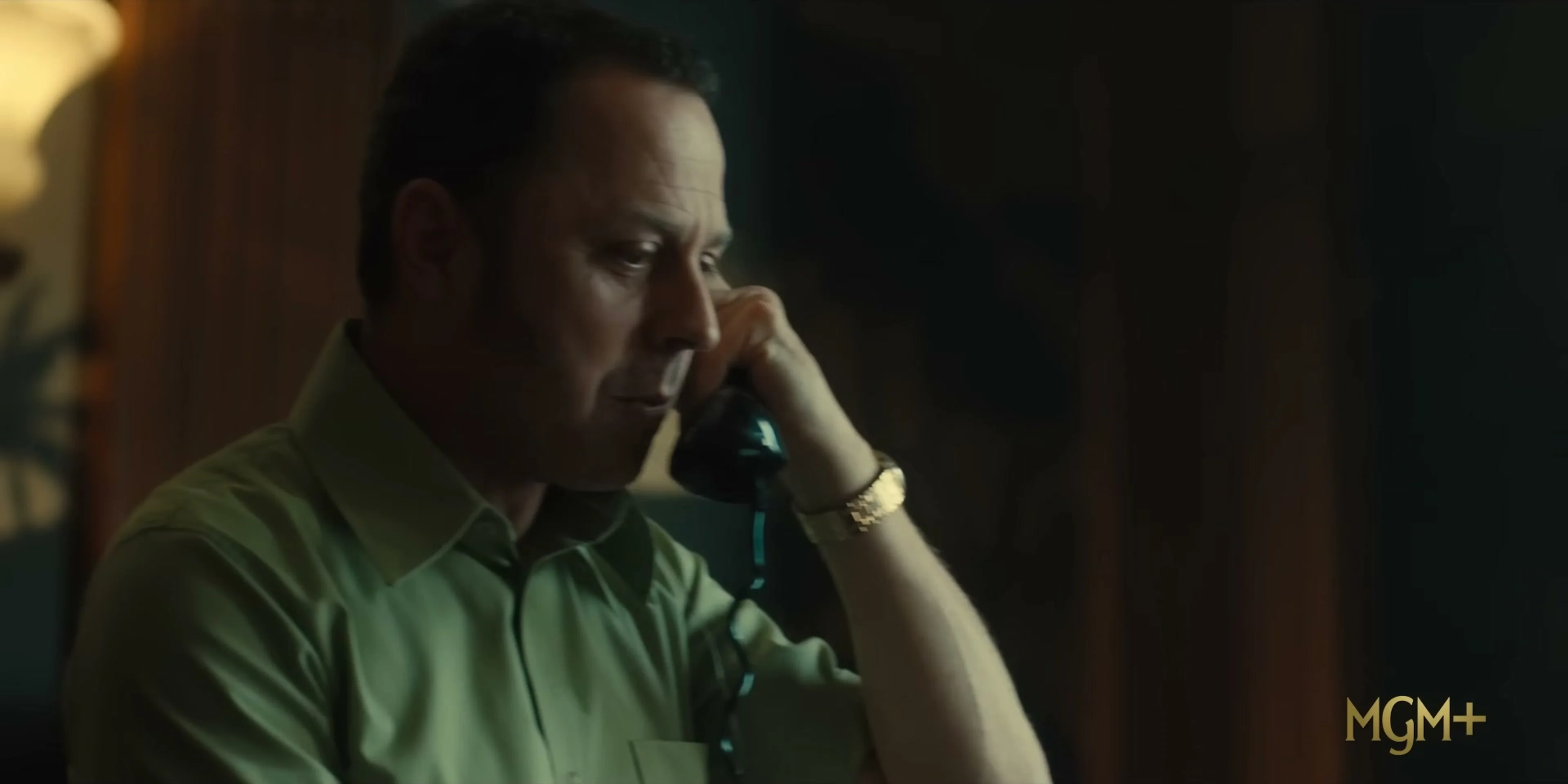 Giovanni Ribisi as Tony Kiritsis speaks on a telephone in American Hostage.
