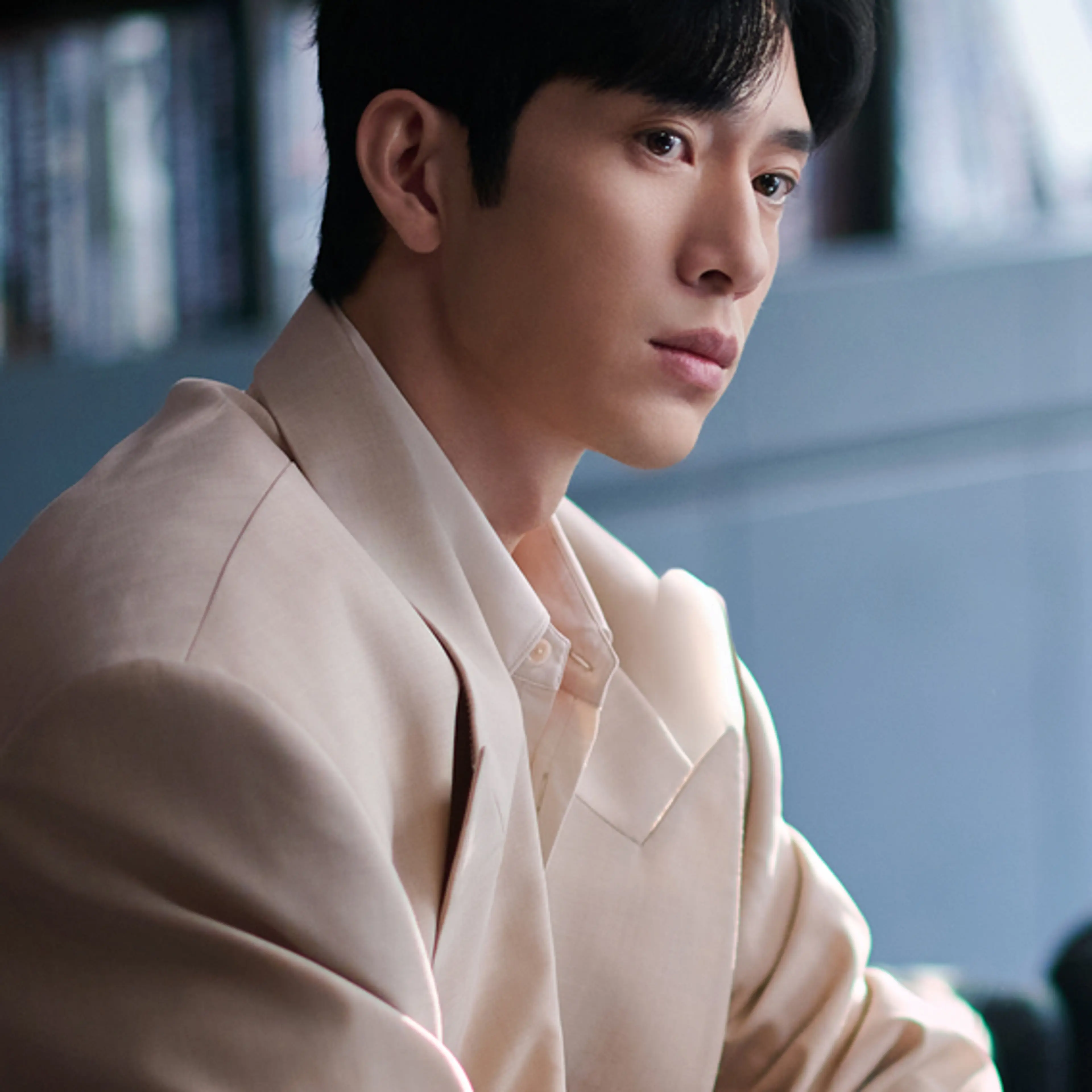 Jing Boran as Luke Luan / Luan Nian (栾念) in The Early Spring.