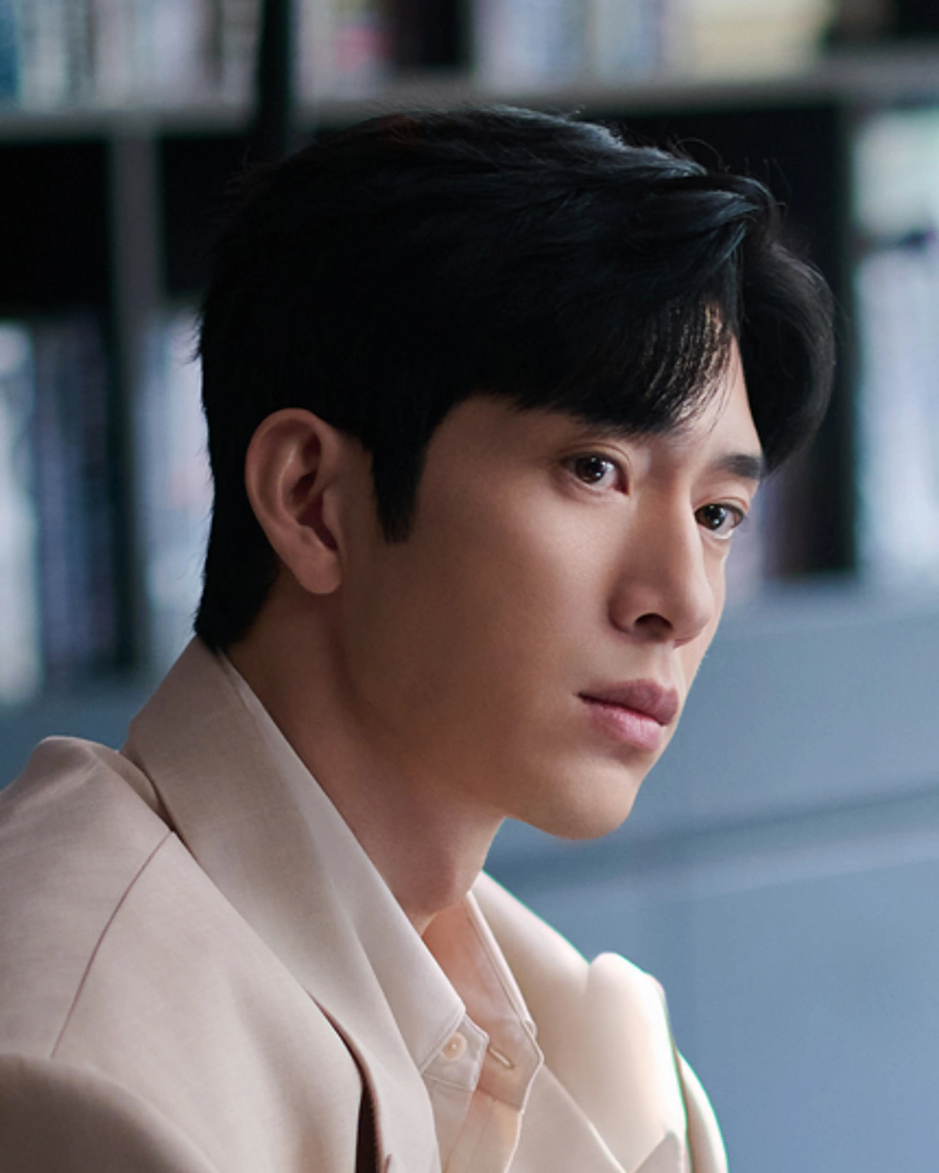 Jing Boran as Luke Luan / Luan Nian (栾念) in The Early Spring.