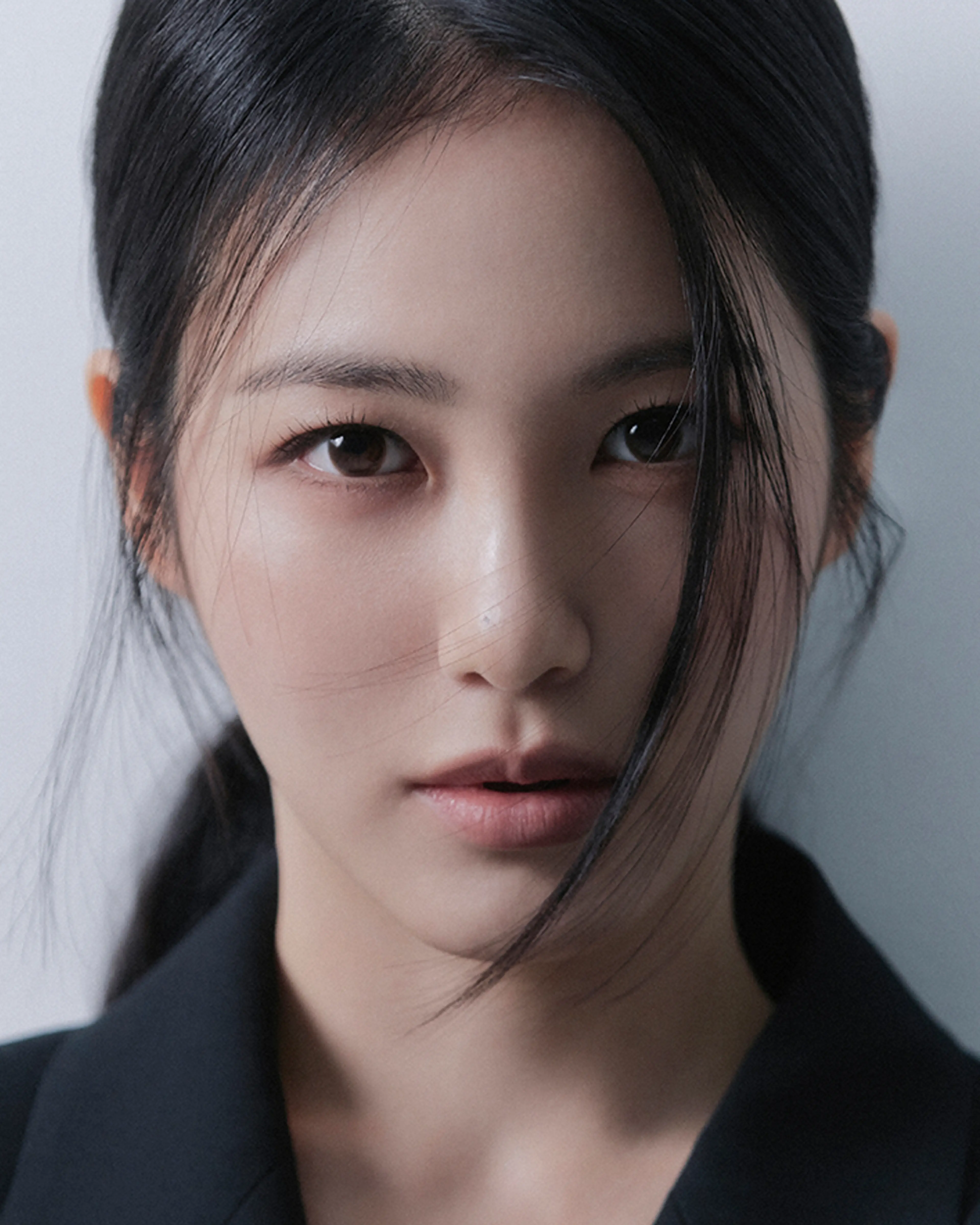 Shin Ye-eun in a sharp official Npio Entertainment portrait.