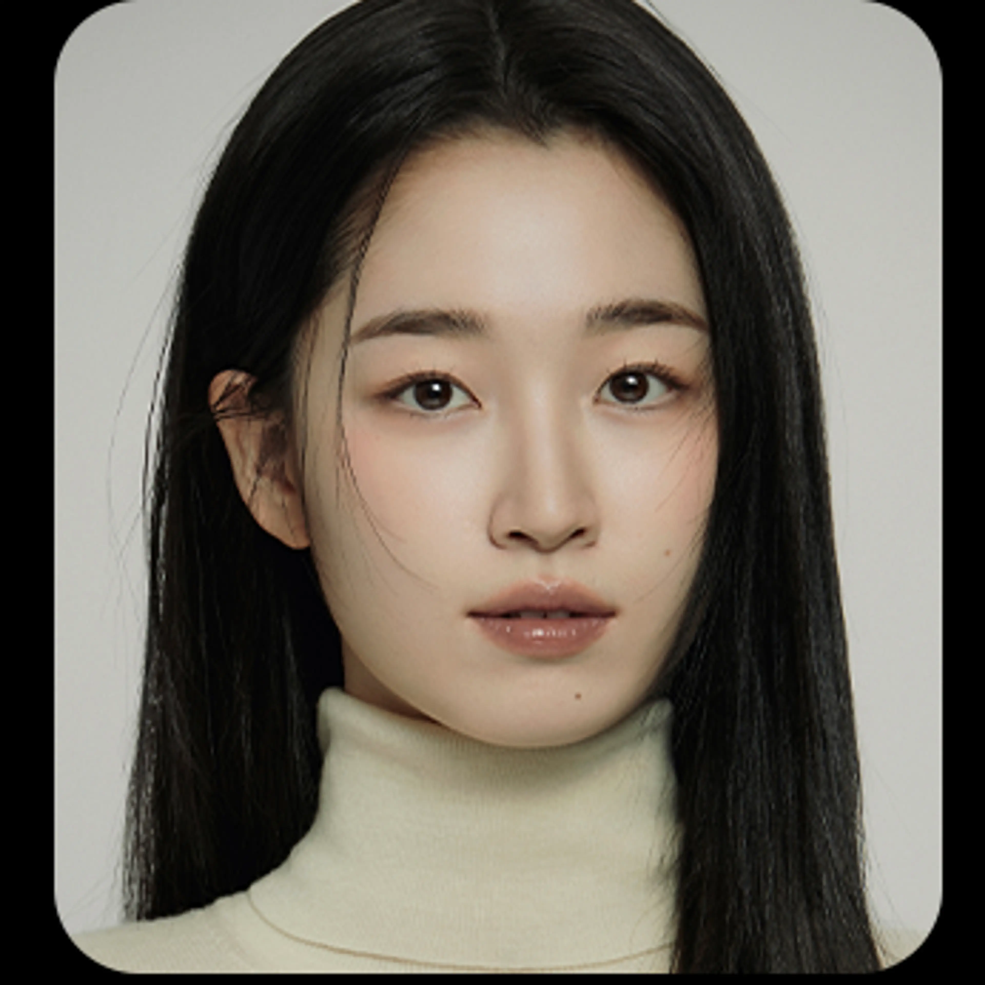 Won Ji-an, who plays Si-young in Netflix’s Outback cast announcement.