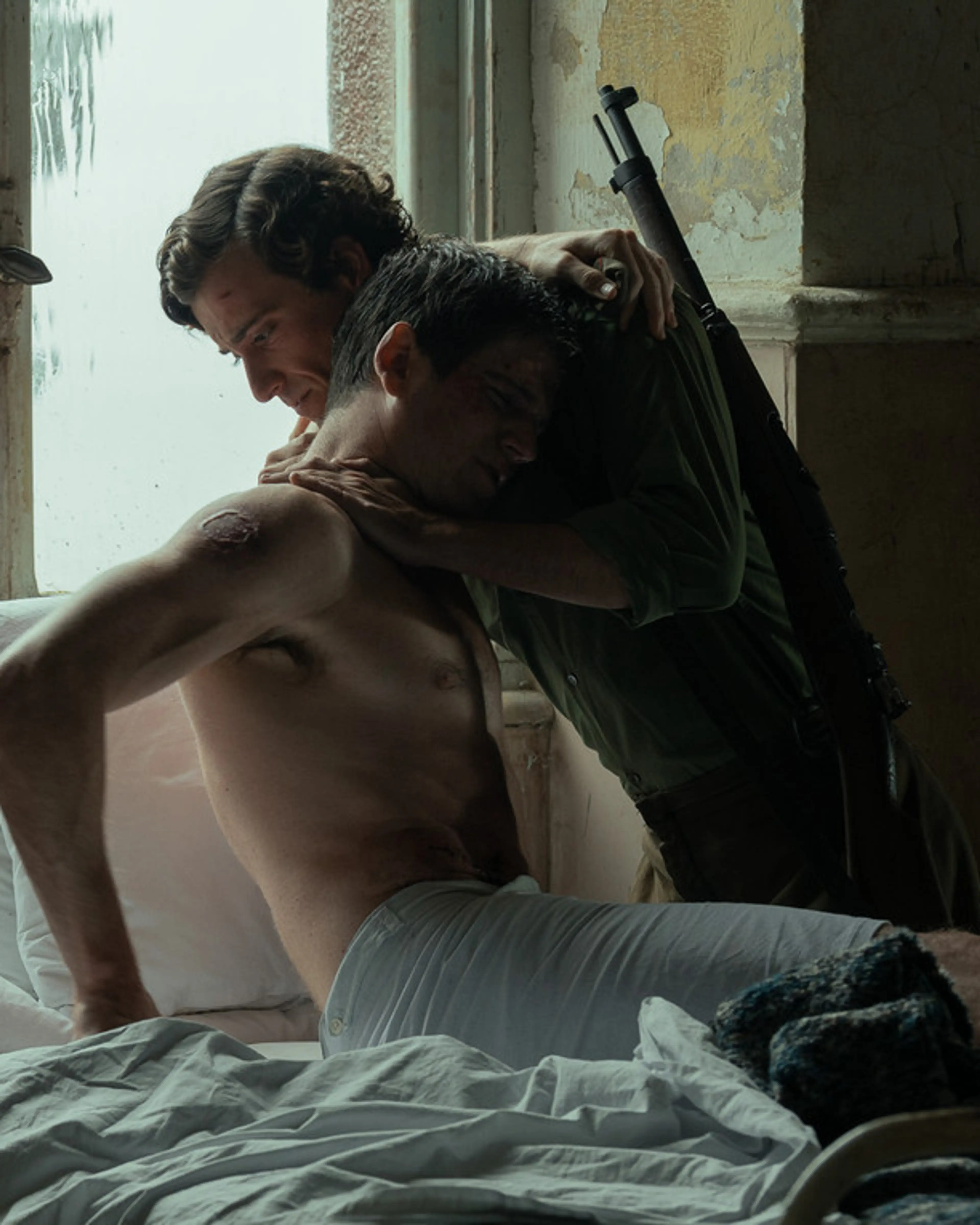 Guitarricadelafuente and Miguel Bernardeau in La Bola Negra.