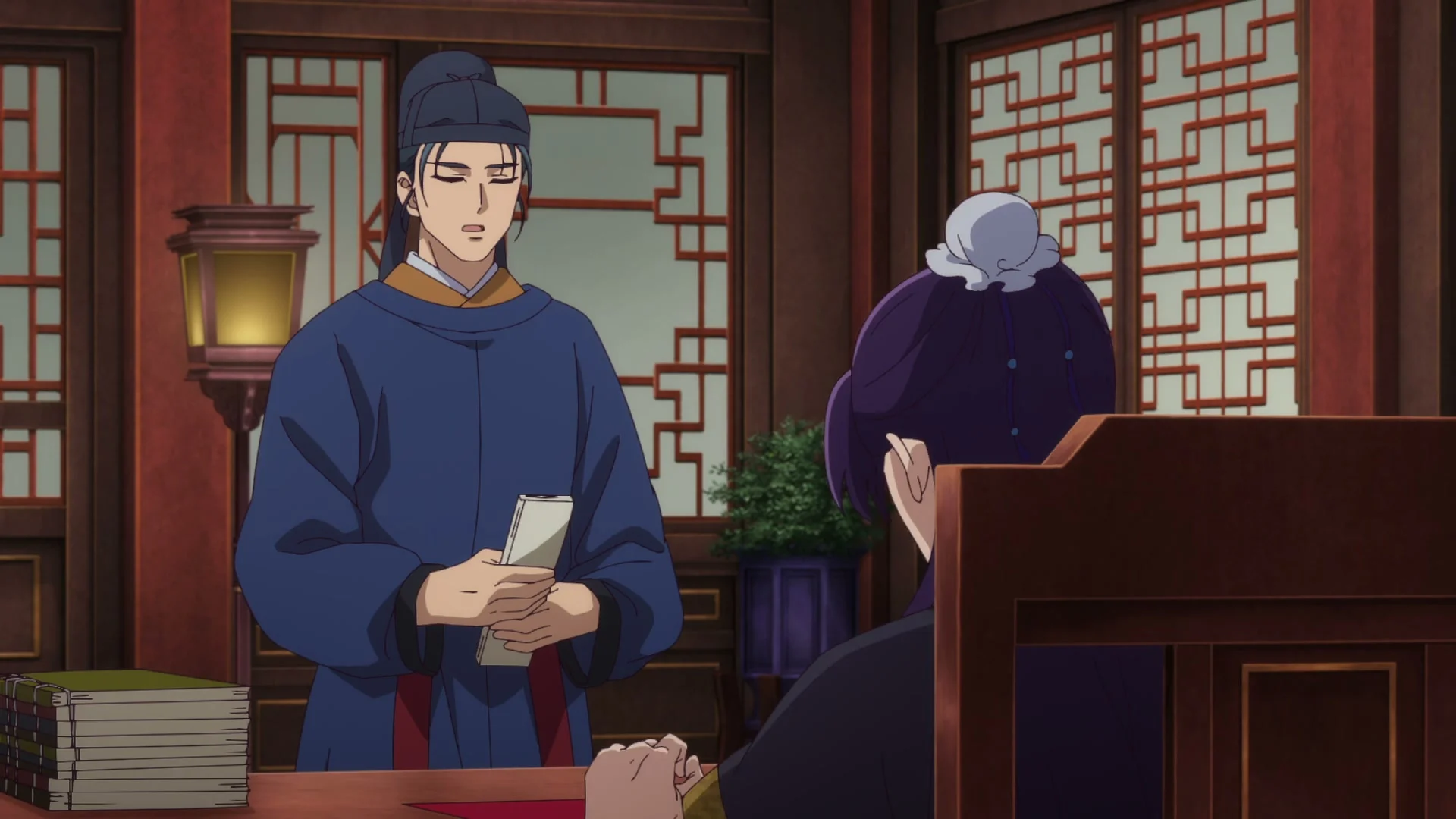 A palace official speaks with Jinshi in the Season 3 trailer.