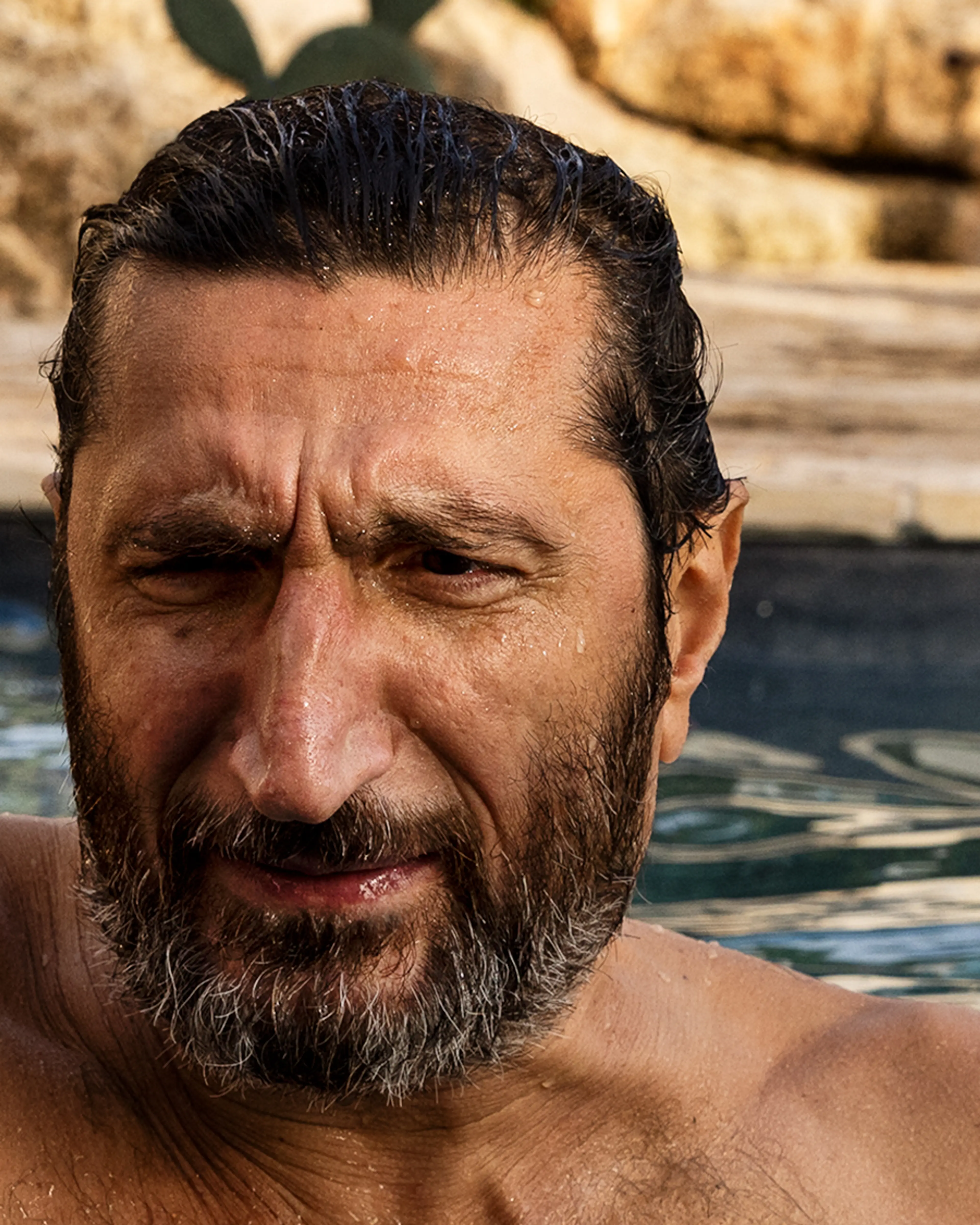 Fares Fares as Carl.