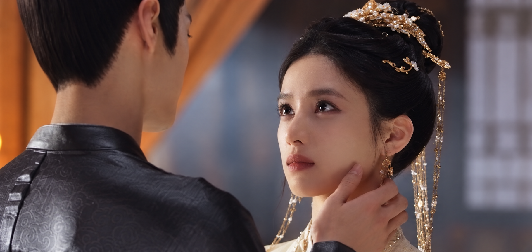 Zhang Jingyi as Tilan with Chen Zheyuan as Tang Qianzhi in the official Chasing Dreams trailer.