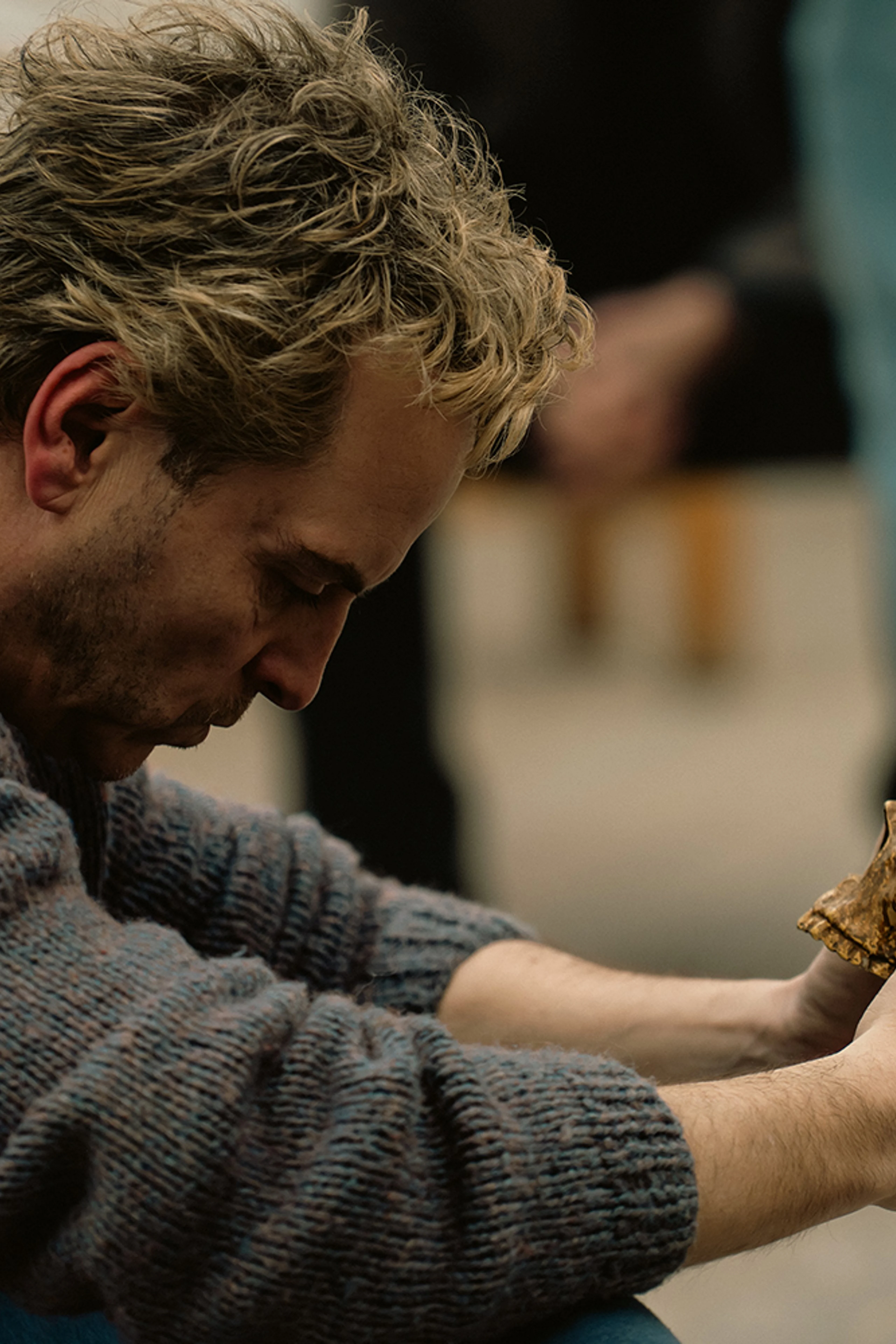 Official Elsinore key art shows Andrew Scott as Ian Charleson holding a skull.