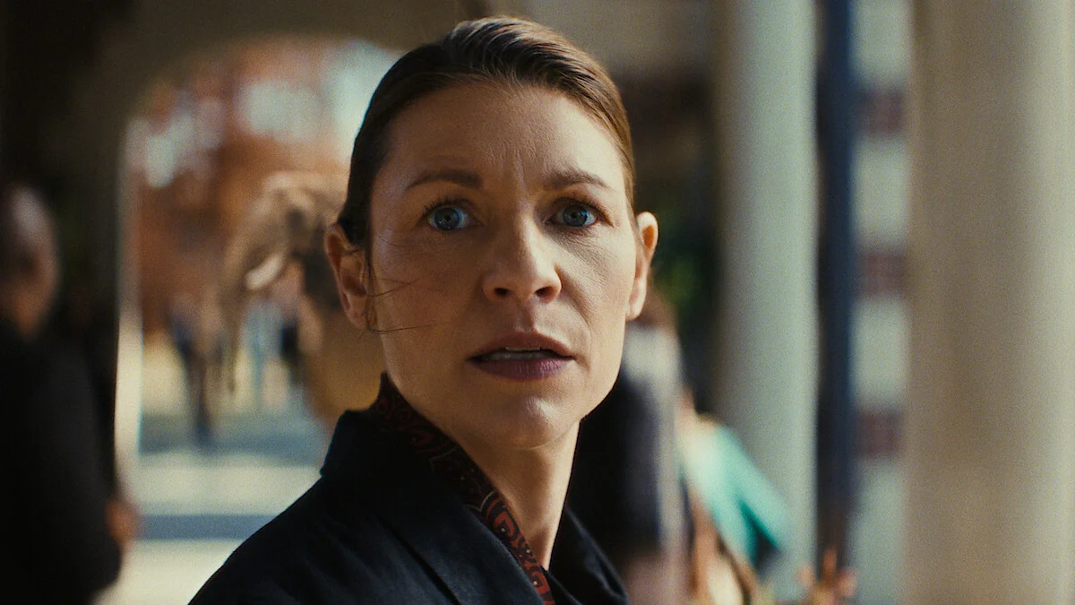 Claire Danes as Aggie Wiggs outdoors in The Beast in Me Season 1.