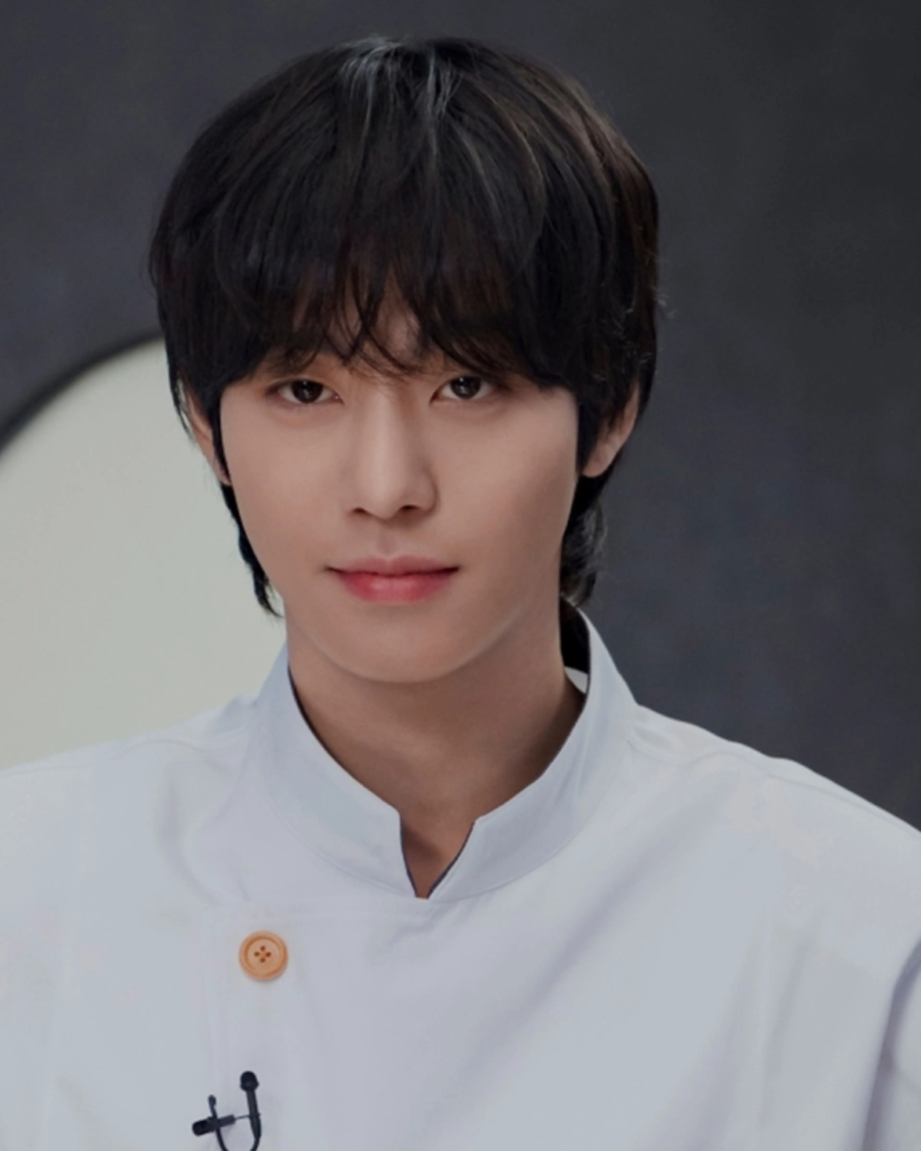 Ahn Hyo-seop as Kang Han in chef’s whites in Final Table.