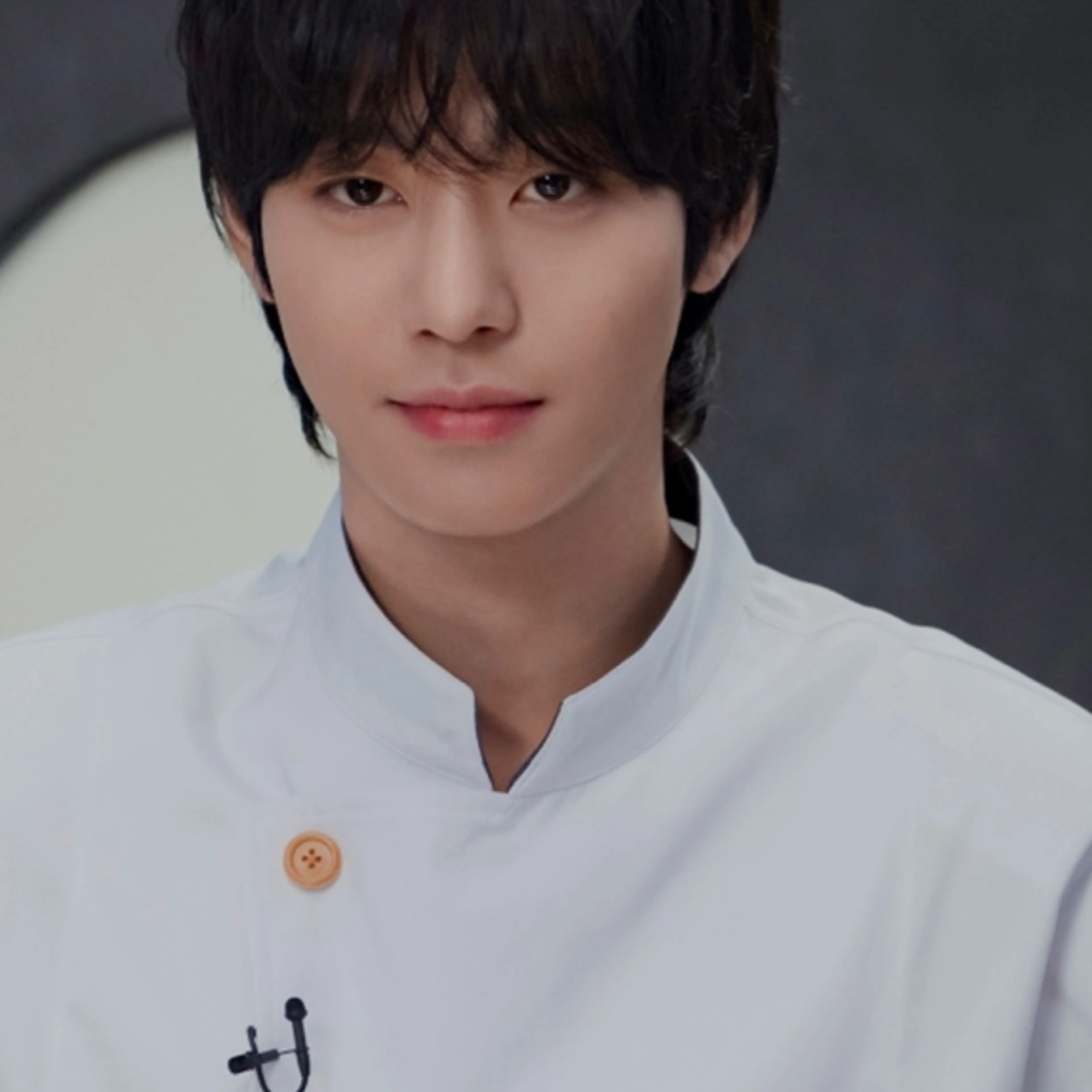 Ahn Hyo-seop as Kang Han in chef’s whites in Final Table.