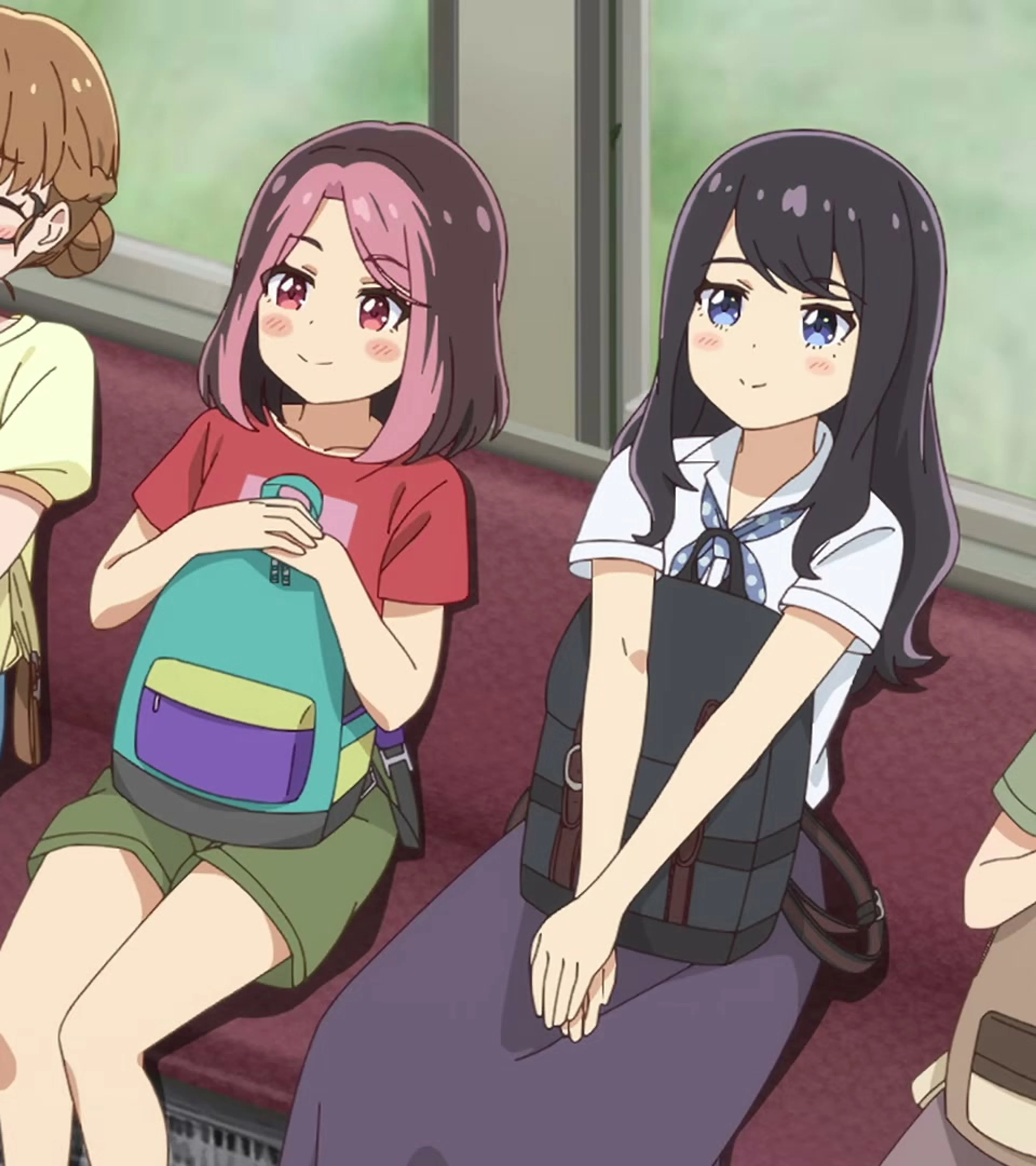 Misaki, Kodama, Ushio and Usa sit together beside a railway in Tetsuryō!