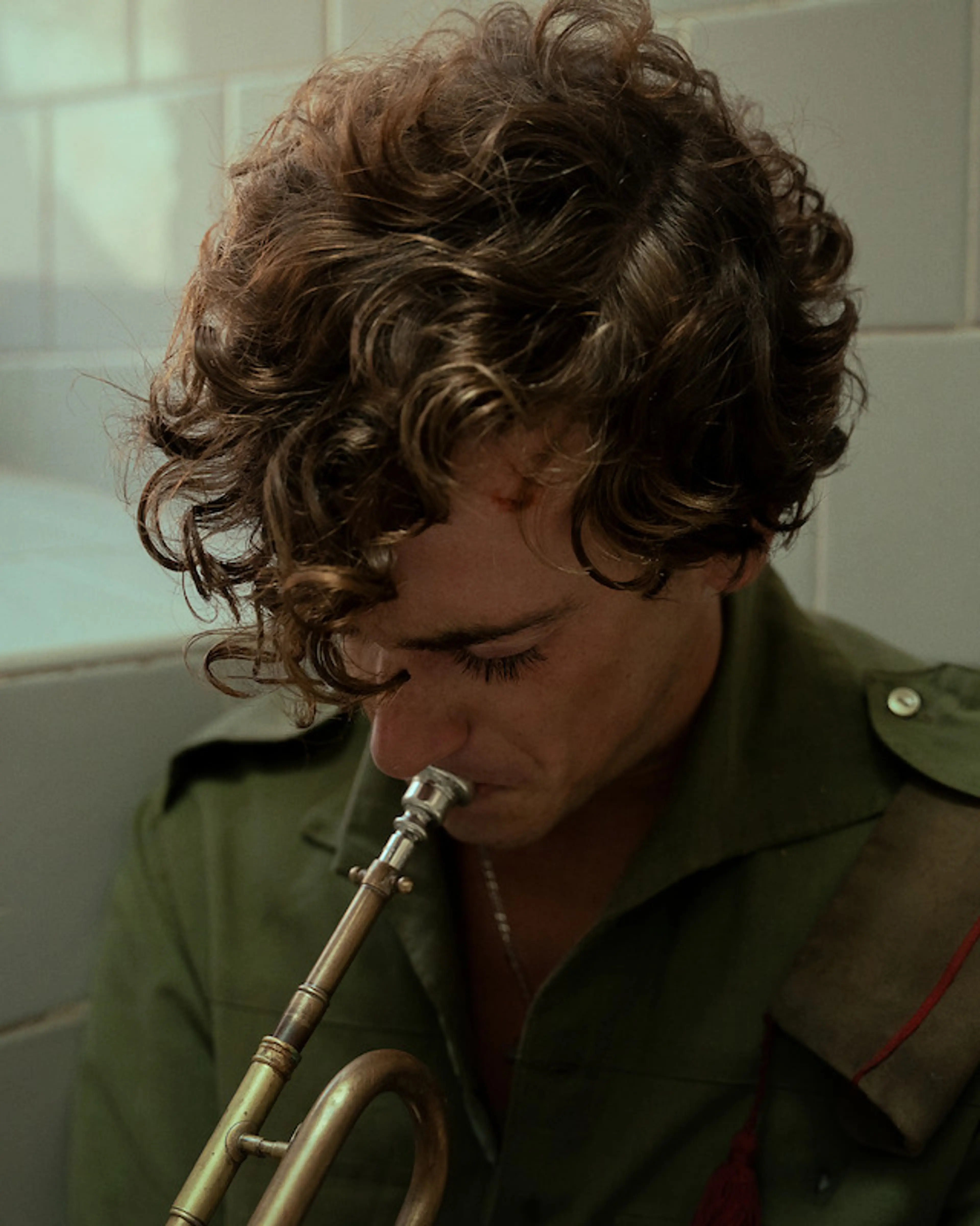 Guitarricadelafuente as Sebastián in La Bola Negra.
