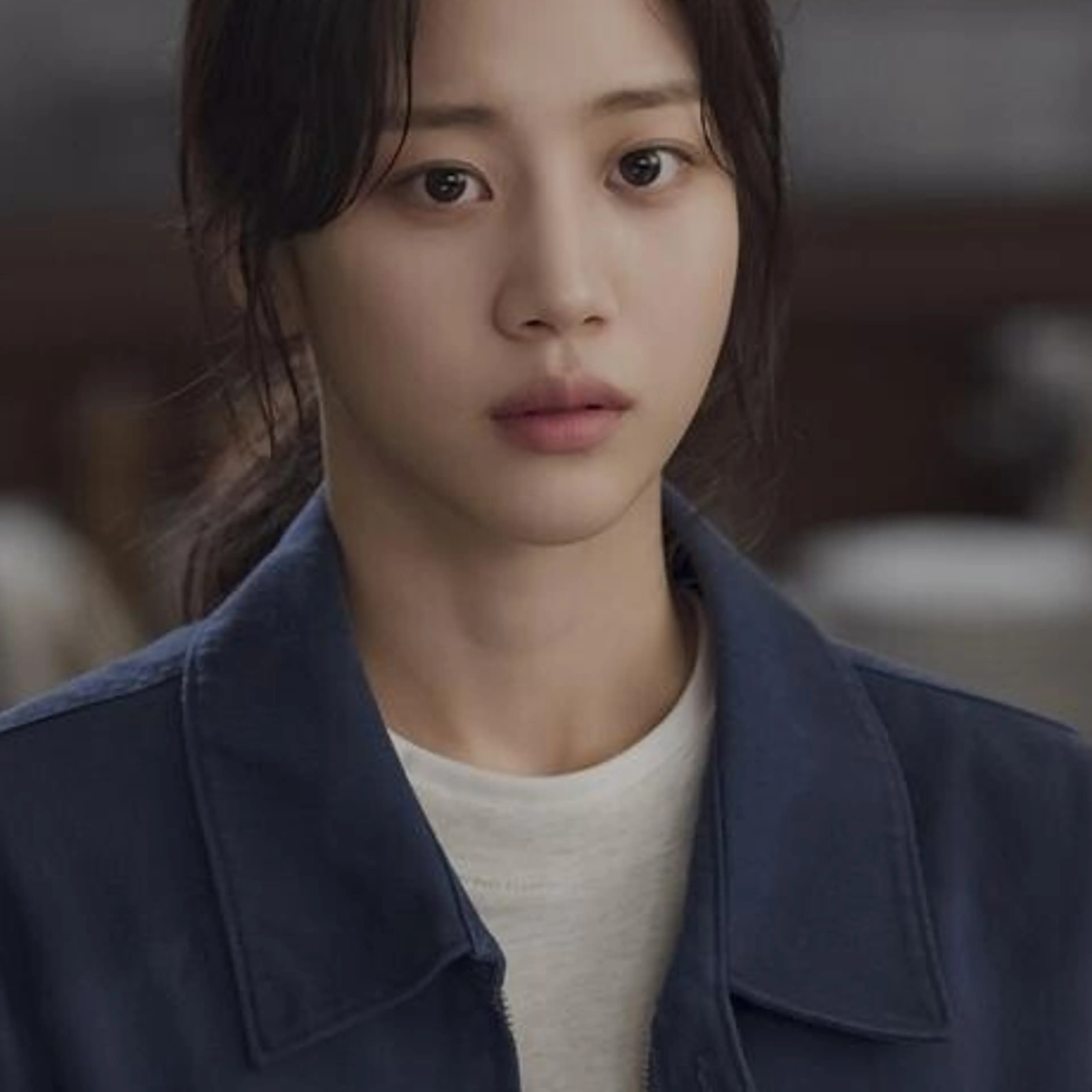 Hong Hwa-yeon as Choi Song-yi in Final Table.