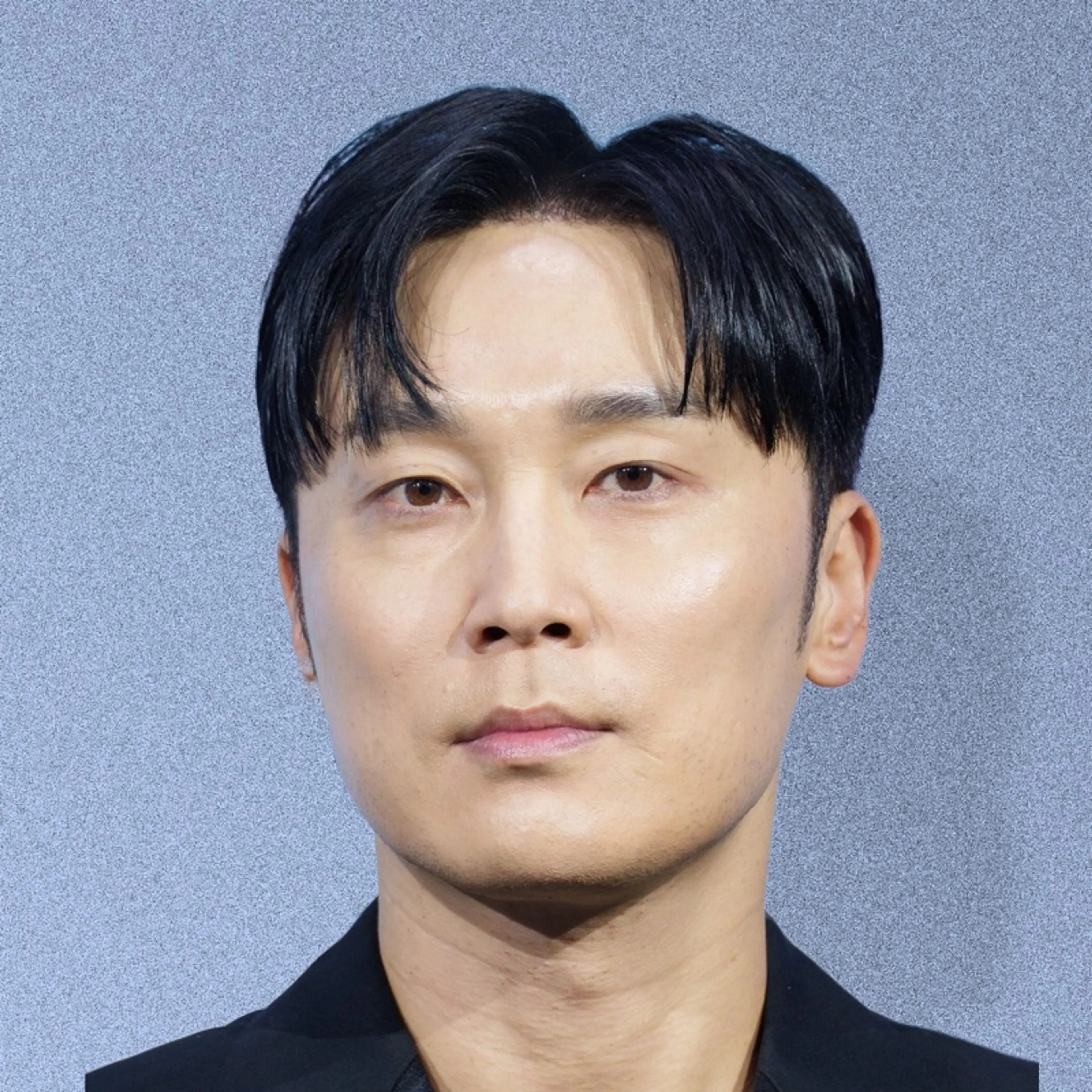 Seo Hyun-woo portrait.