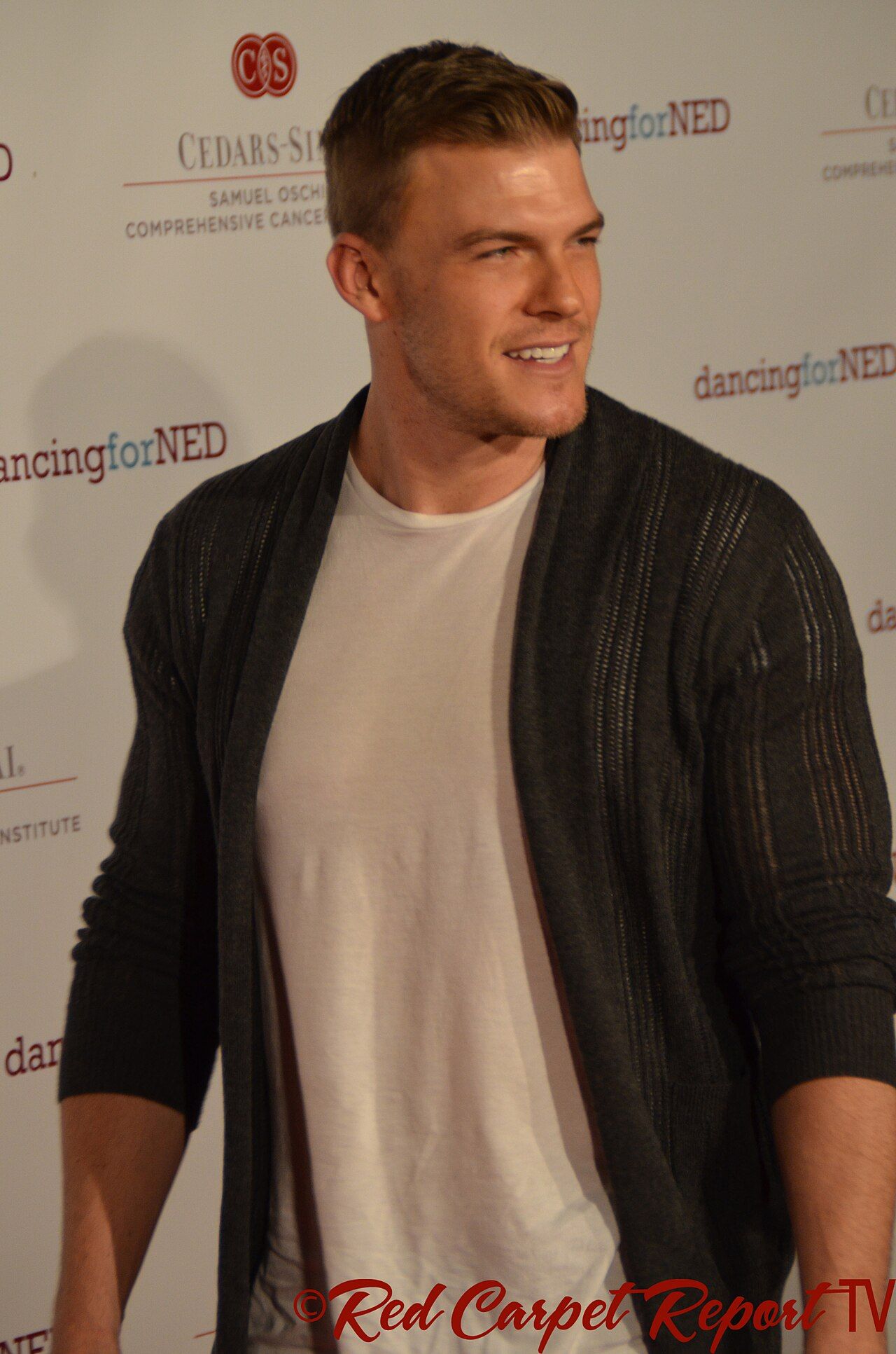 Portrait of Alan Ritchson.