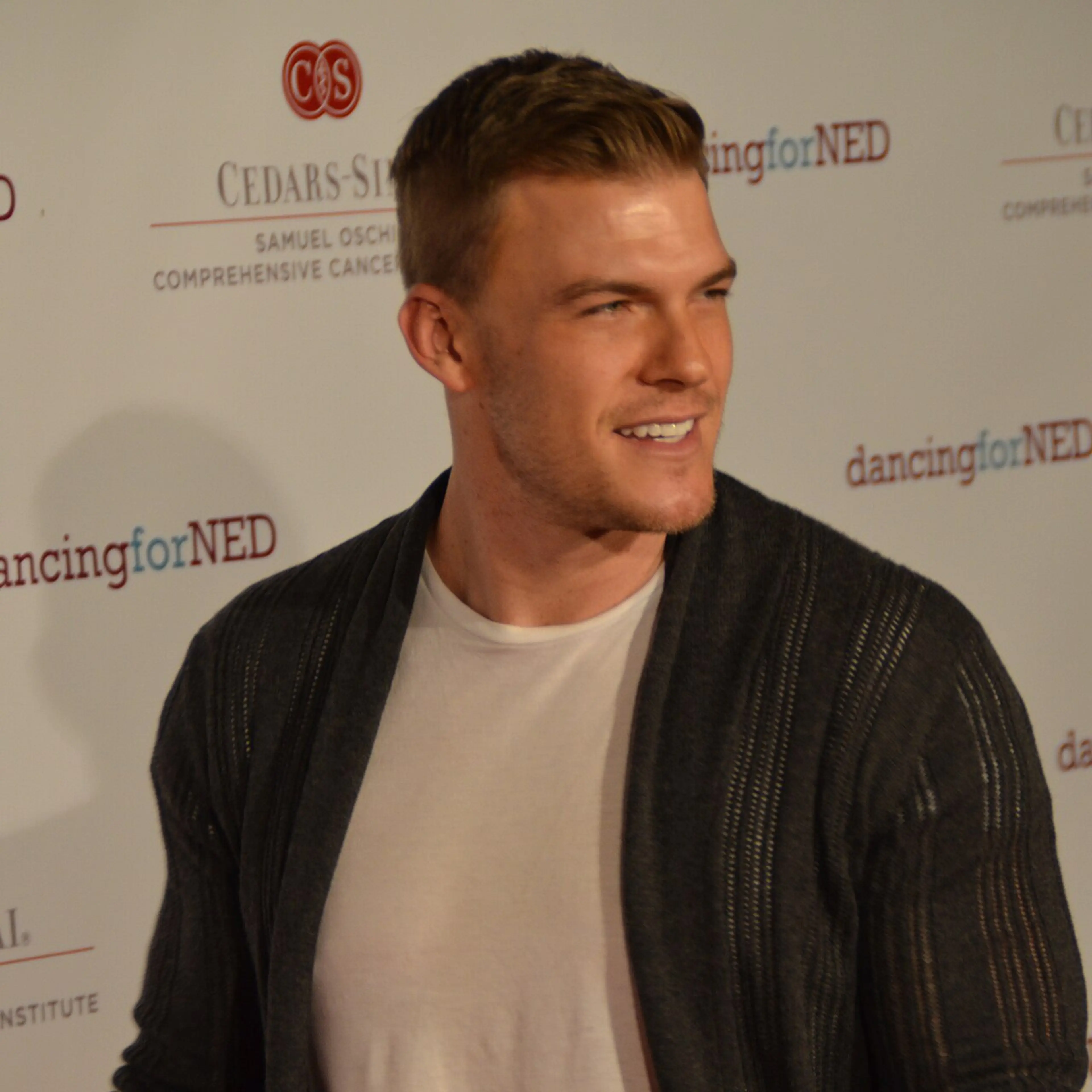 Portrait of Alan Ritchson.