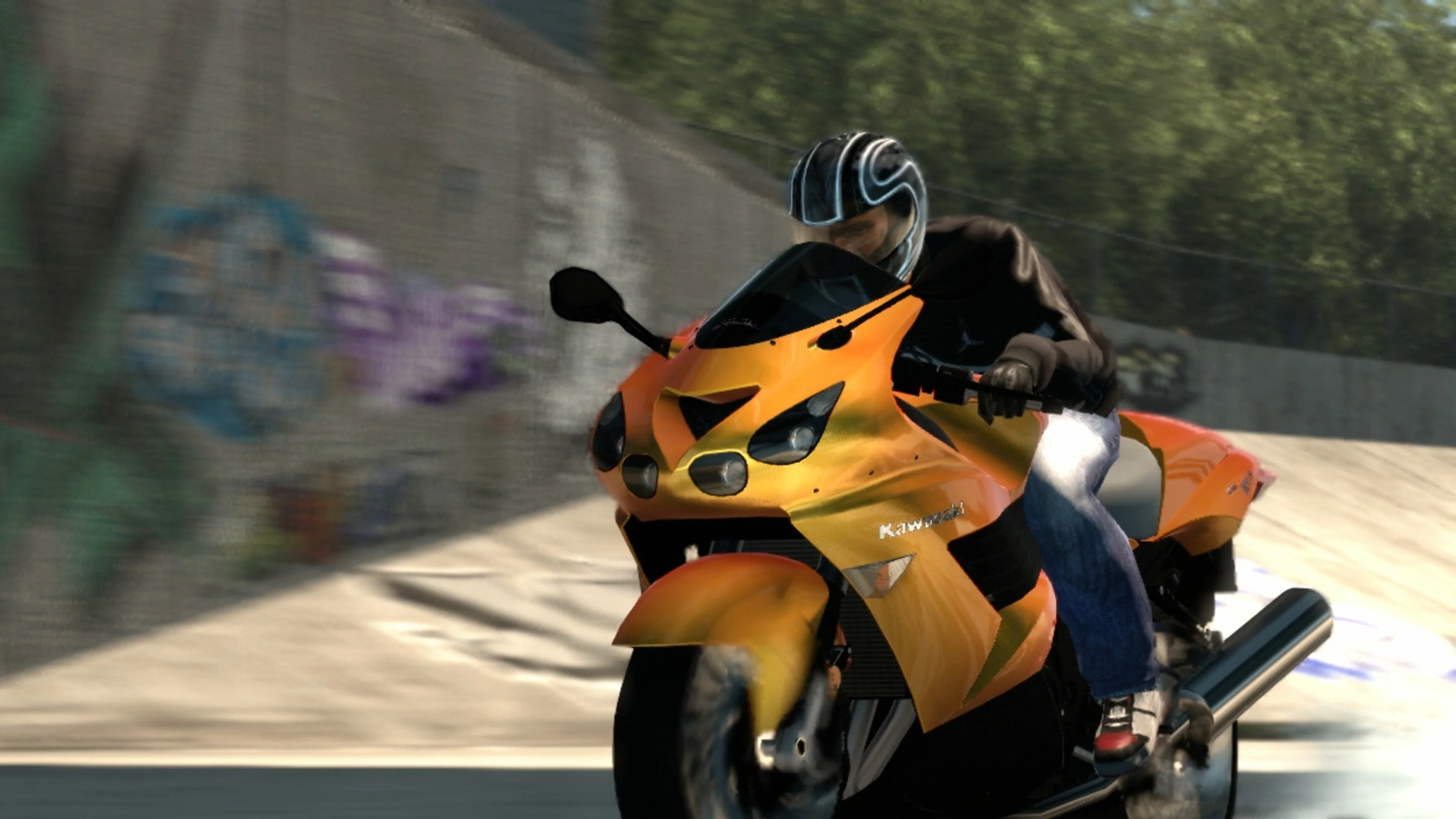 A motorcycle racer speeds through Los Angeles in Midnight Club Los Angeles