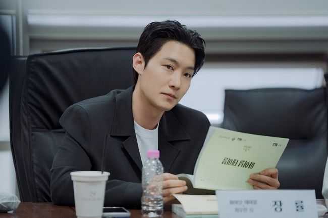 Chang Ryul at the Final Table script reading.