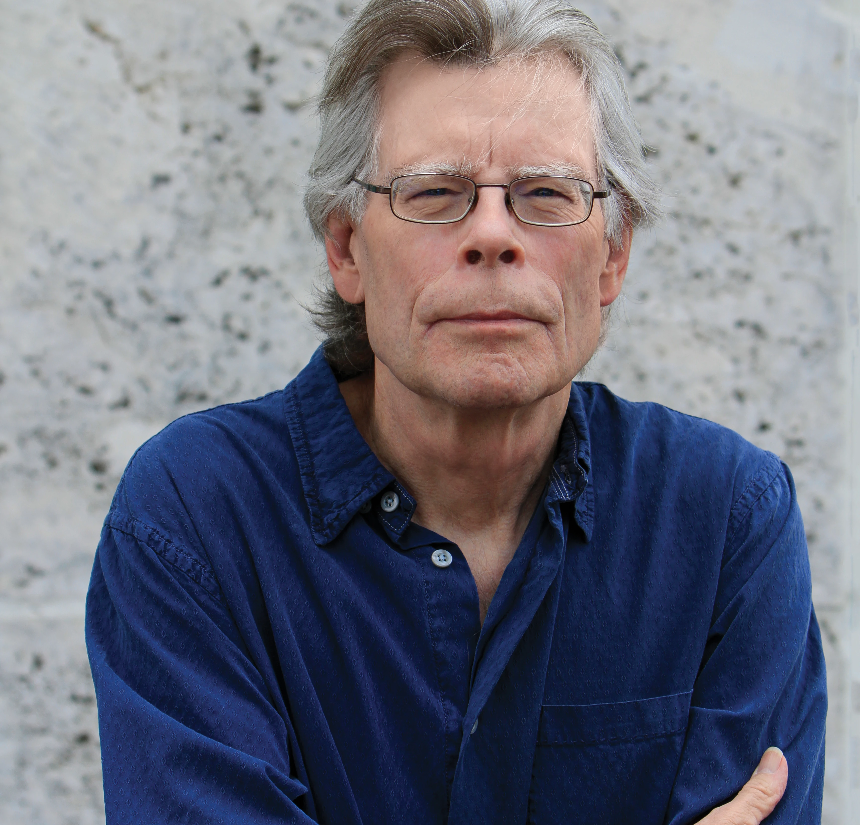 Stephen King appears in an official author portrait.