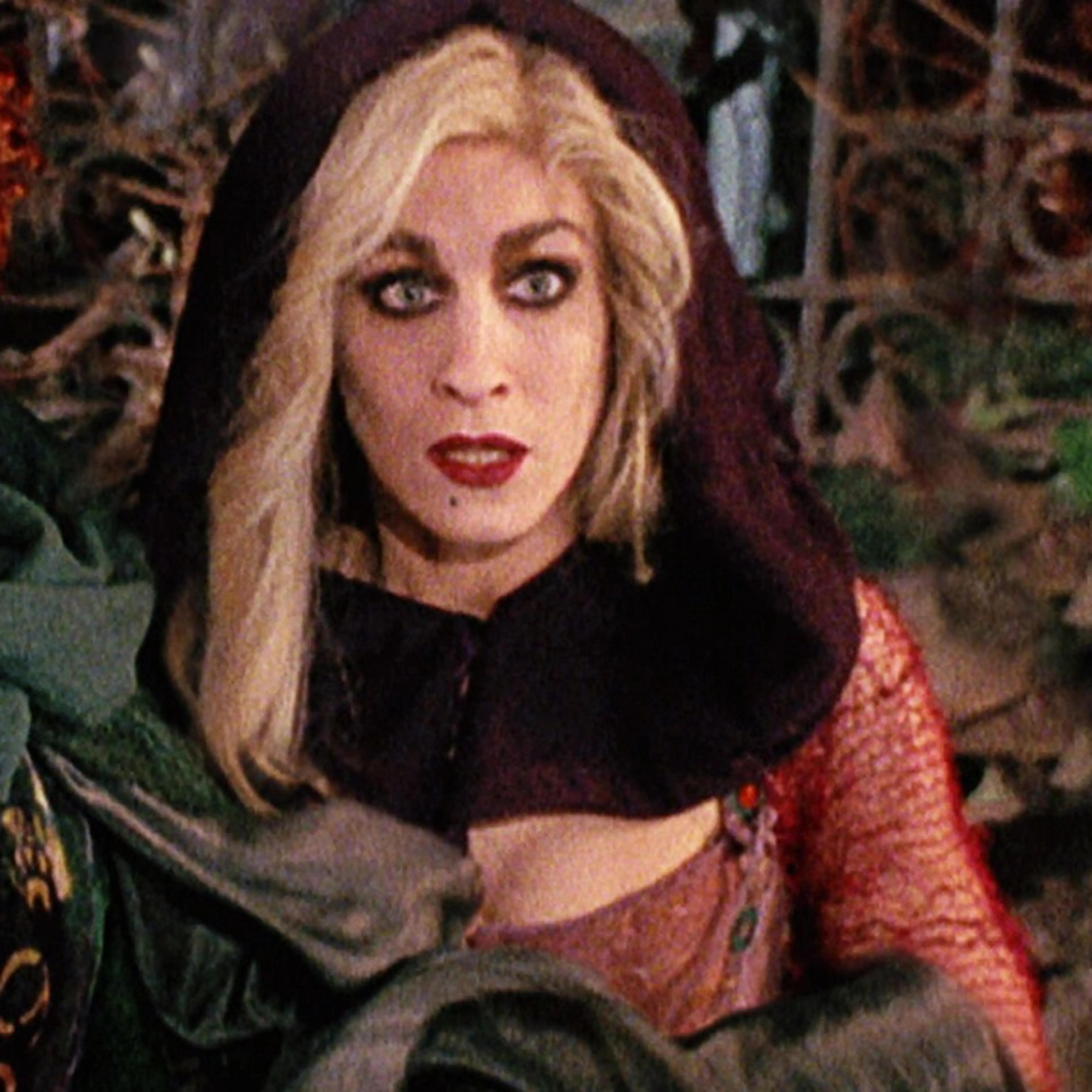 Sarah Jessica Parker as Sarah Sanderson in the 1993 Hocus Pocus.