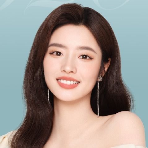 Xu Ruohan in her WeTV actor portrait.
