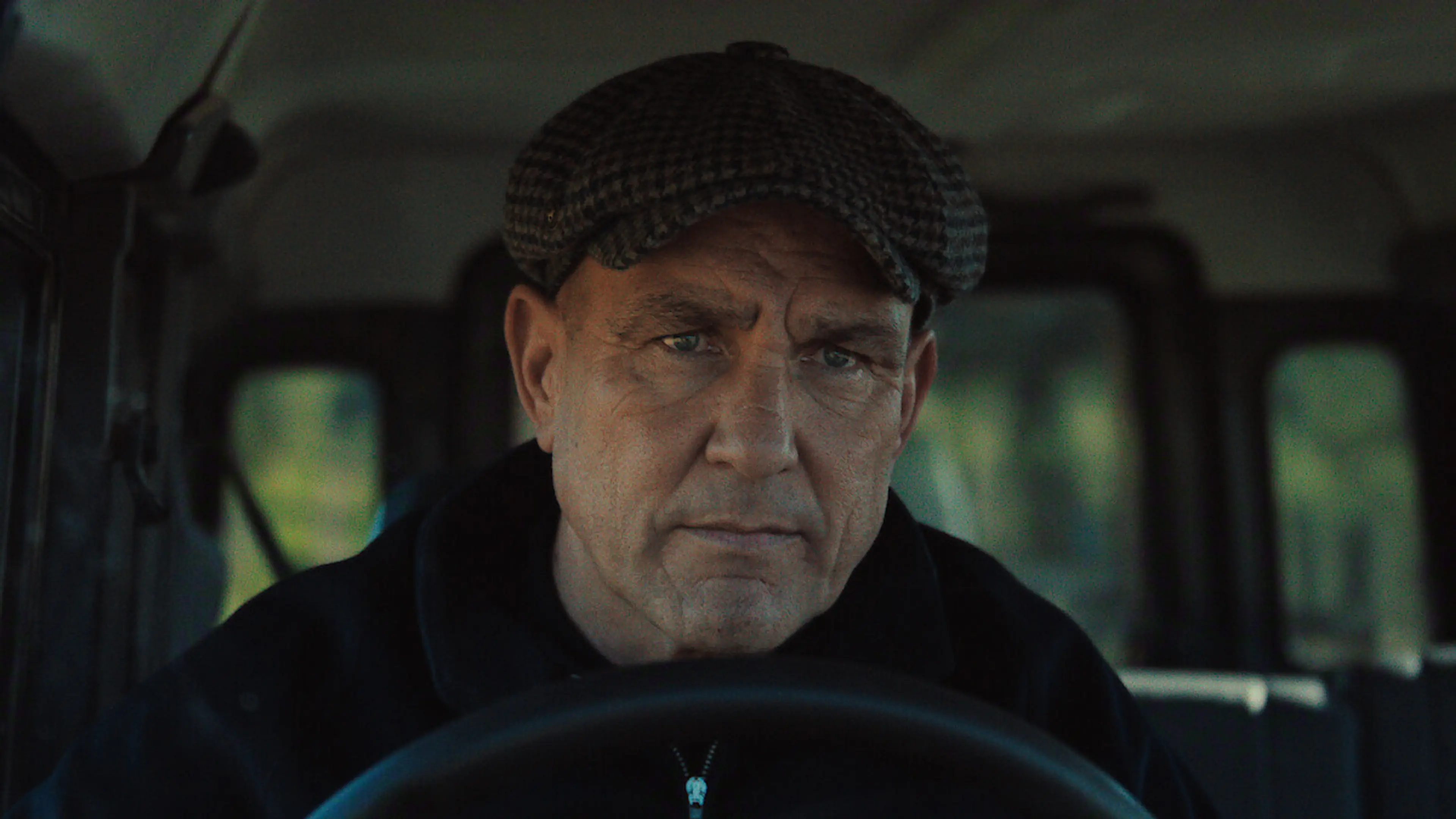 Vinnie Jones as Geoff driving a car in The Gentlemen Season 2.
