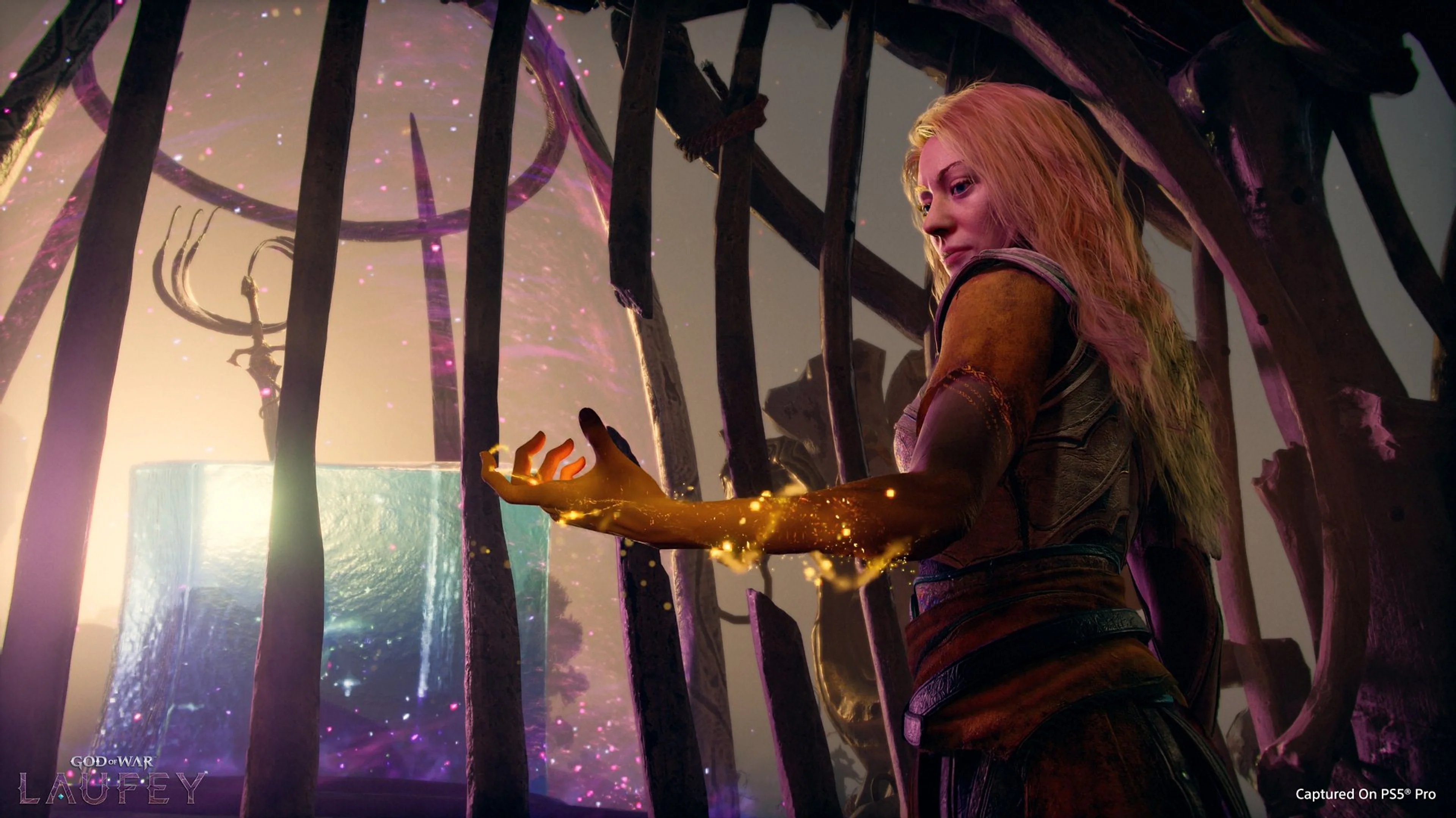 Faye raises a glowing arm inside the Everywhen in God of War: Laufey.