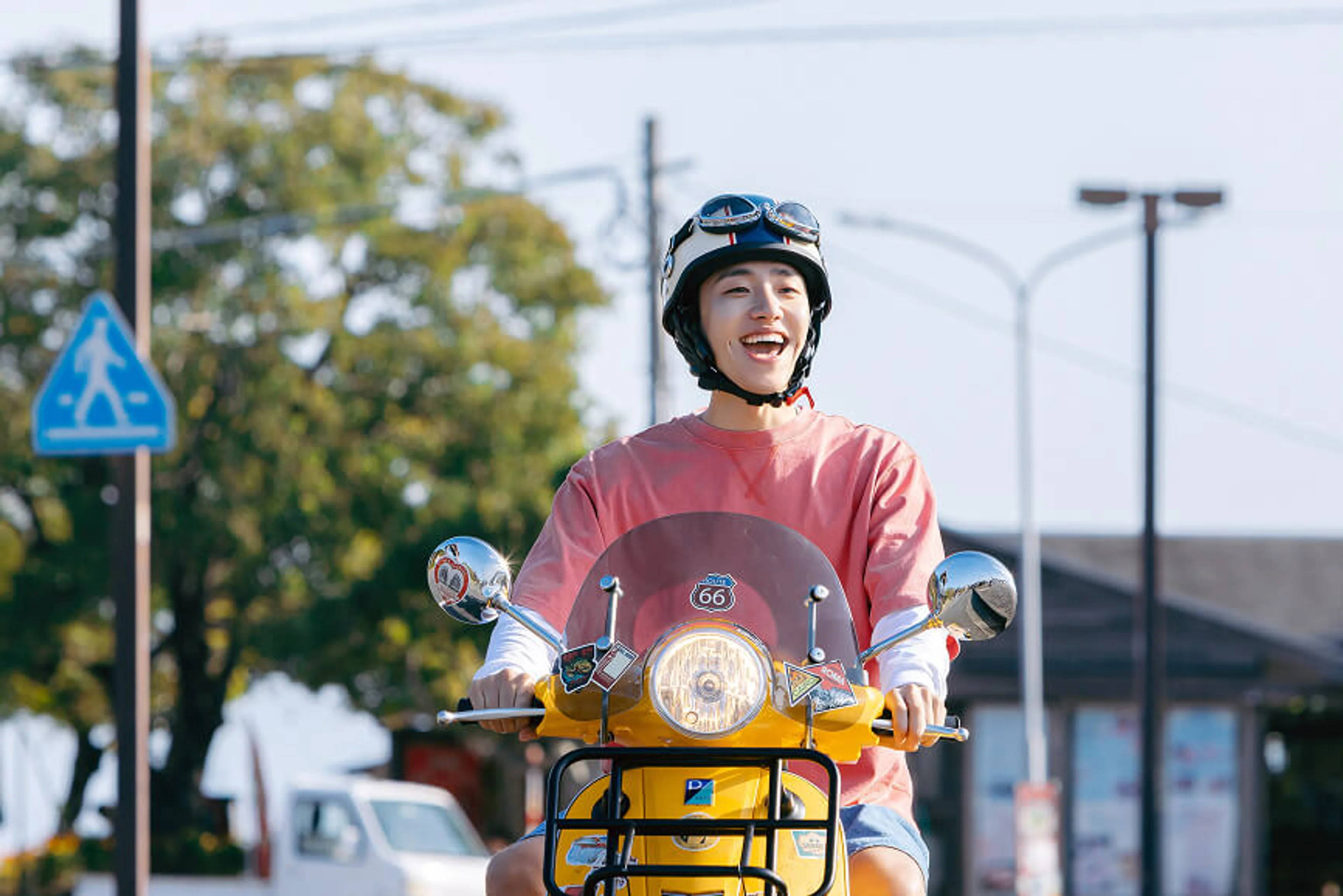 Nam Yoon-su as Park Geunam in a Merry Berry Love episode-one still.