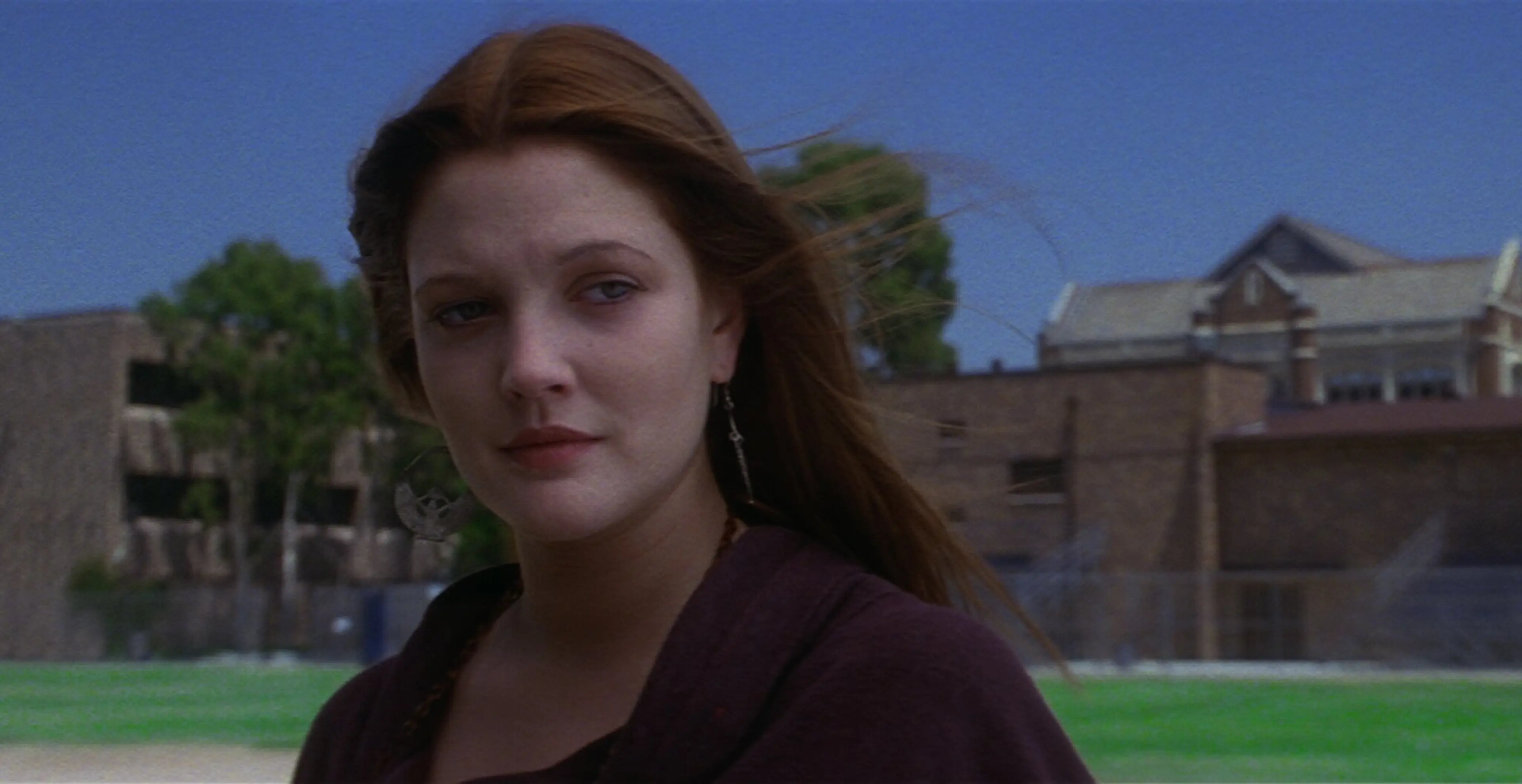 Jena Malone as Gretchen Ross stands outside in Donnie Darko.
